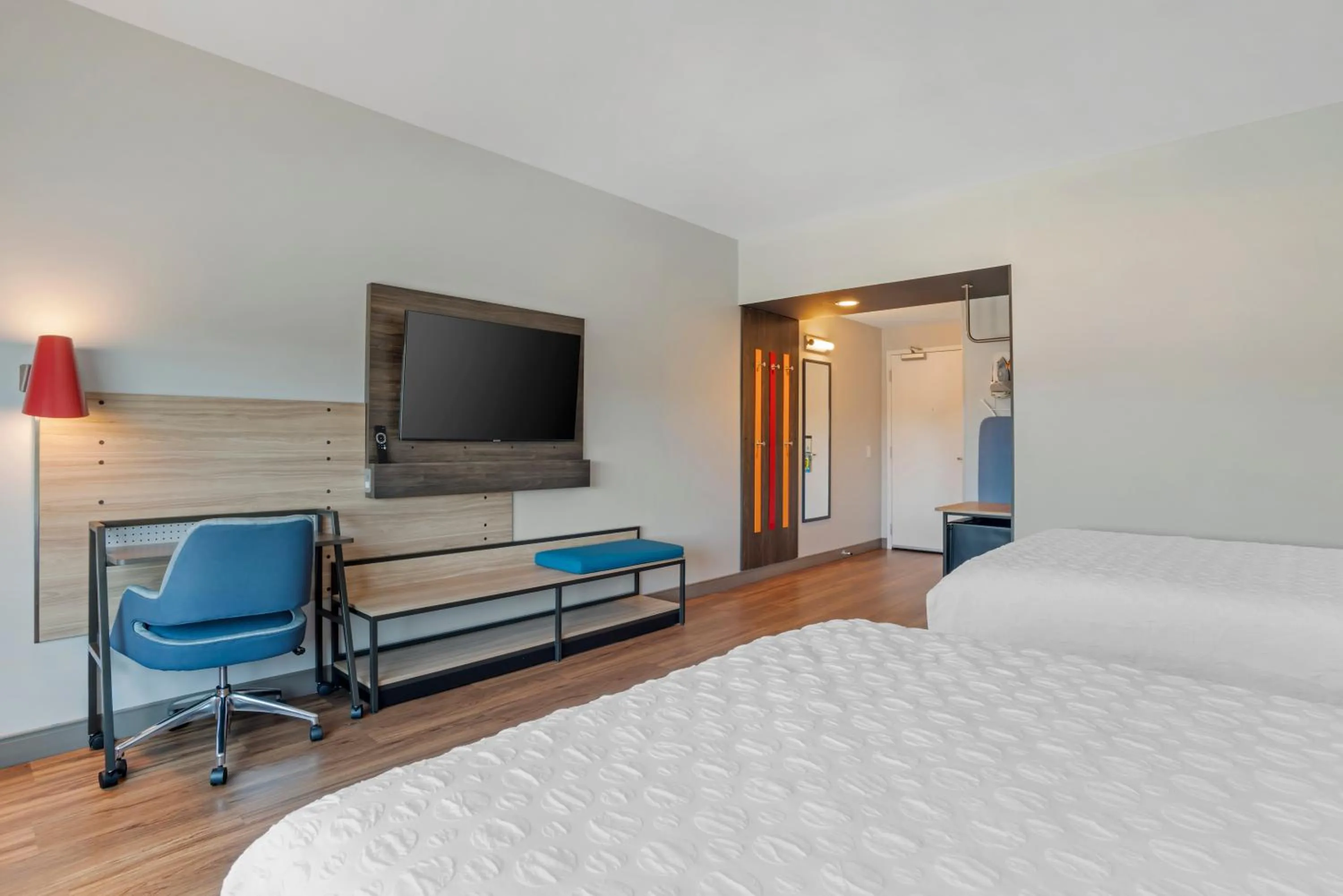 Bed in Tru By Hilton Gastonia