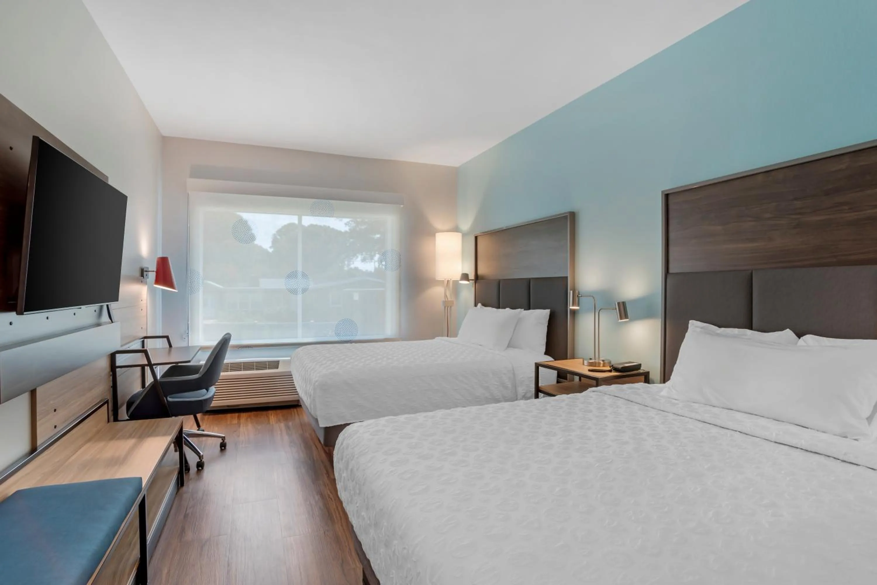 Bed in Tru By Hilton Gastonia