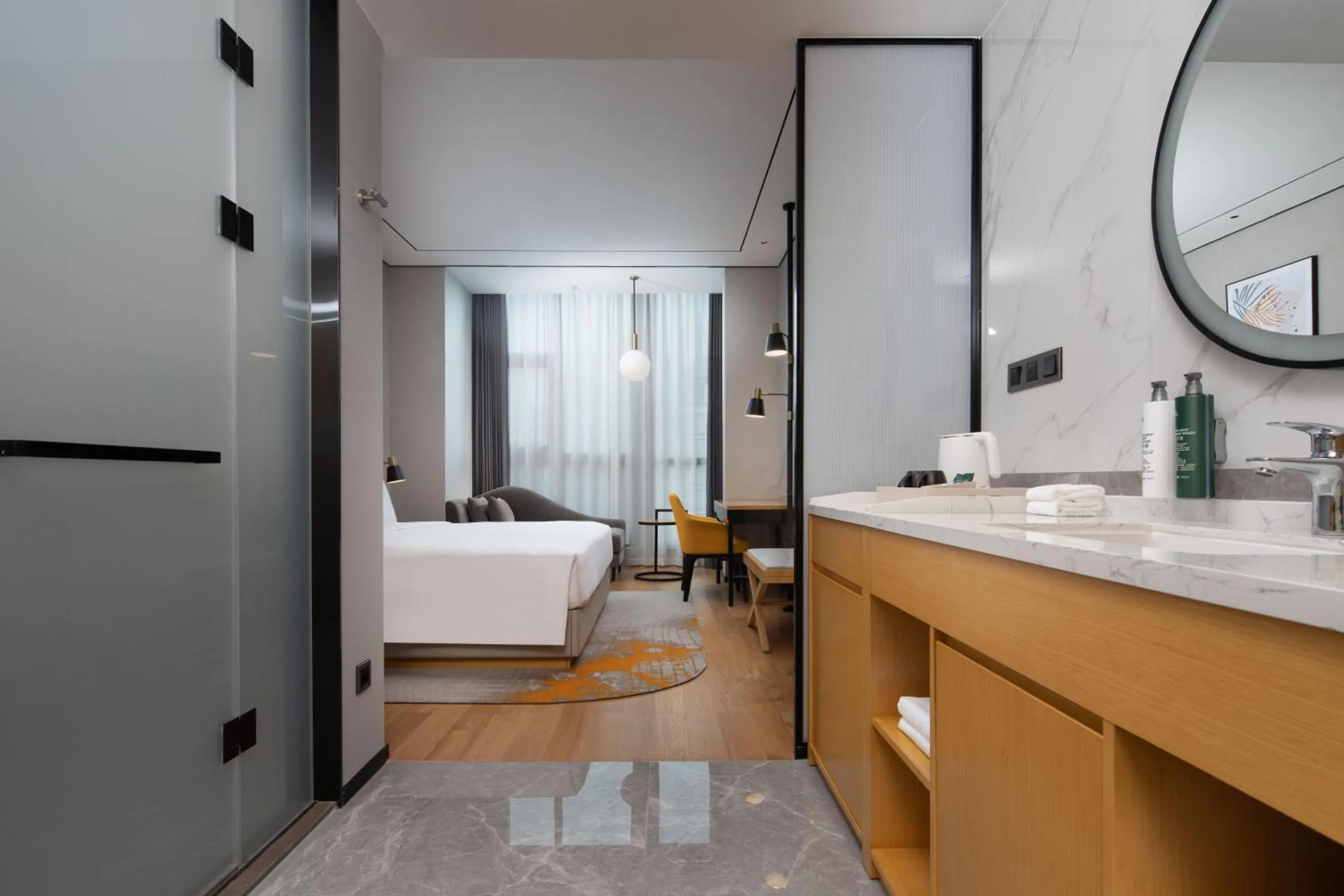 Photo of the whole room in Hilton Garden Inn Hangzhou Xiaoshan