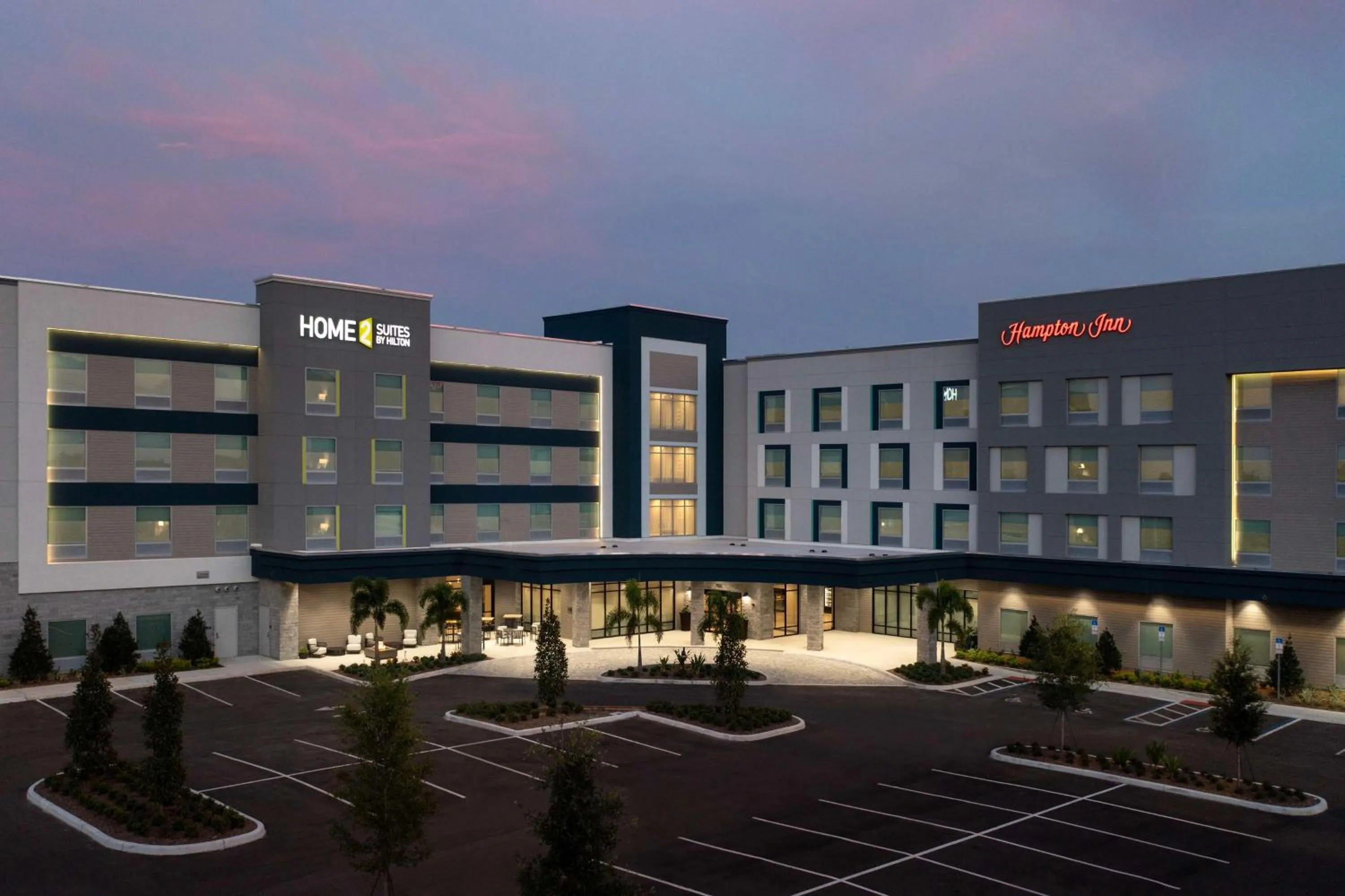 Property building in Hampton Inn Orlando Southeast Nona