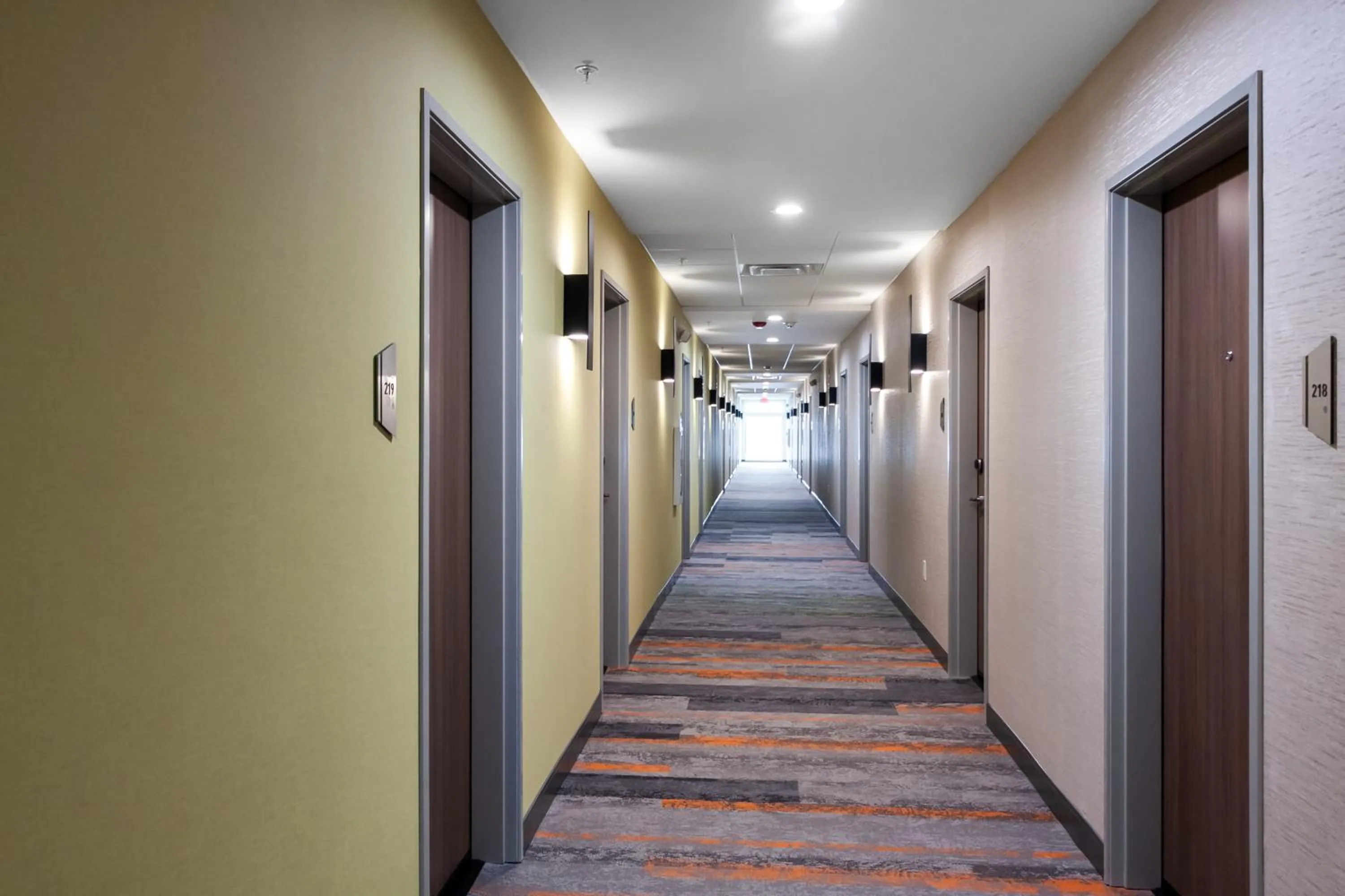 Property building in Home2 Suites By Hilton Bolingbrook Chicago