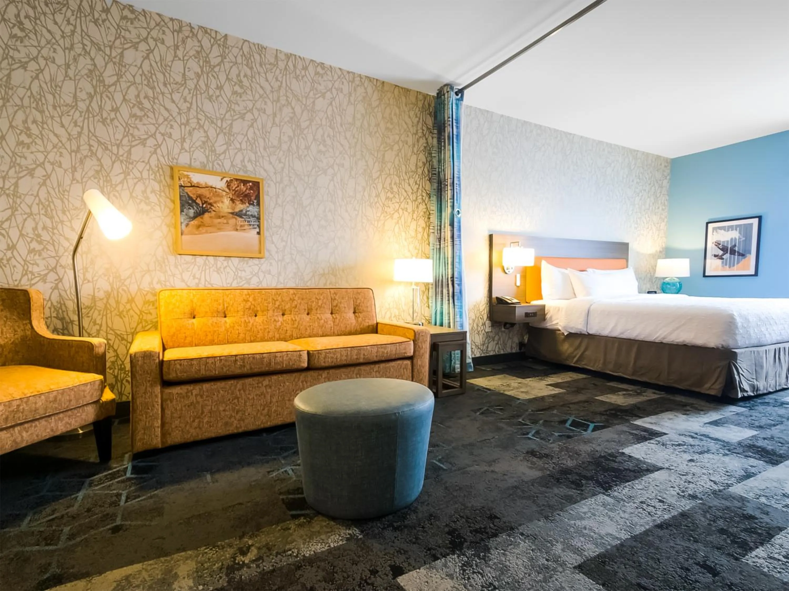 Bedroom, Bed in Home2 Suites By Hilton Bolingbrook Chicago