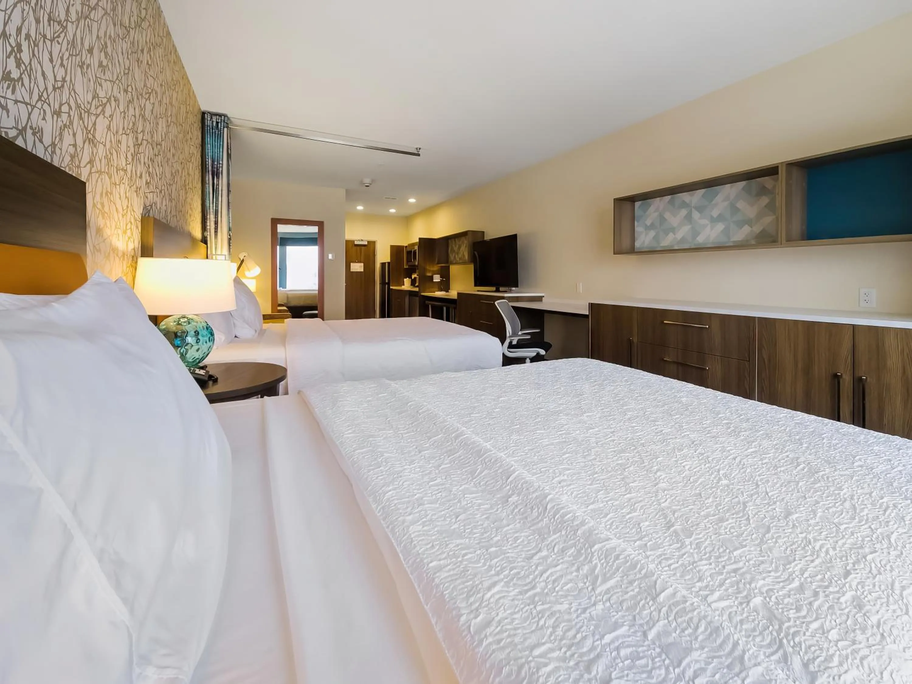 Bedroom, Bed in Home2 Suites By Hilton Bolingbrook Chicago