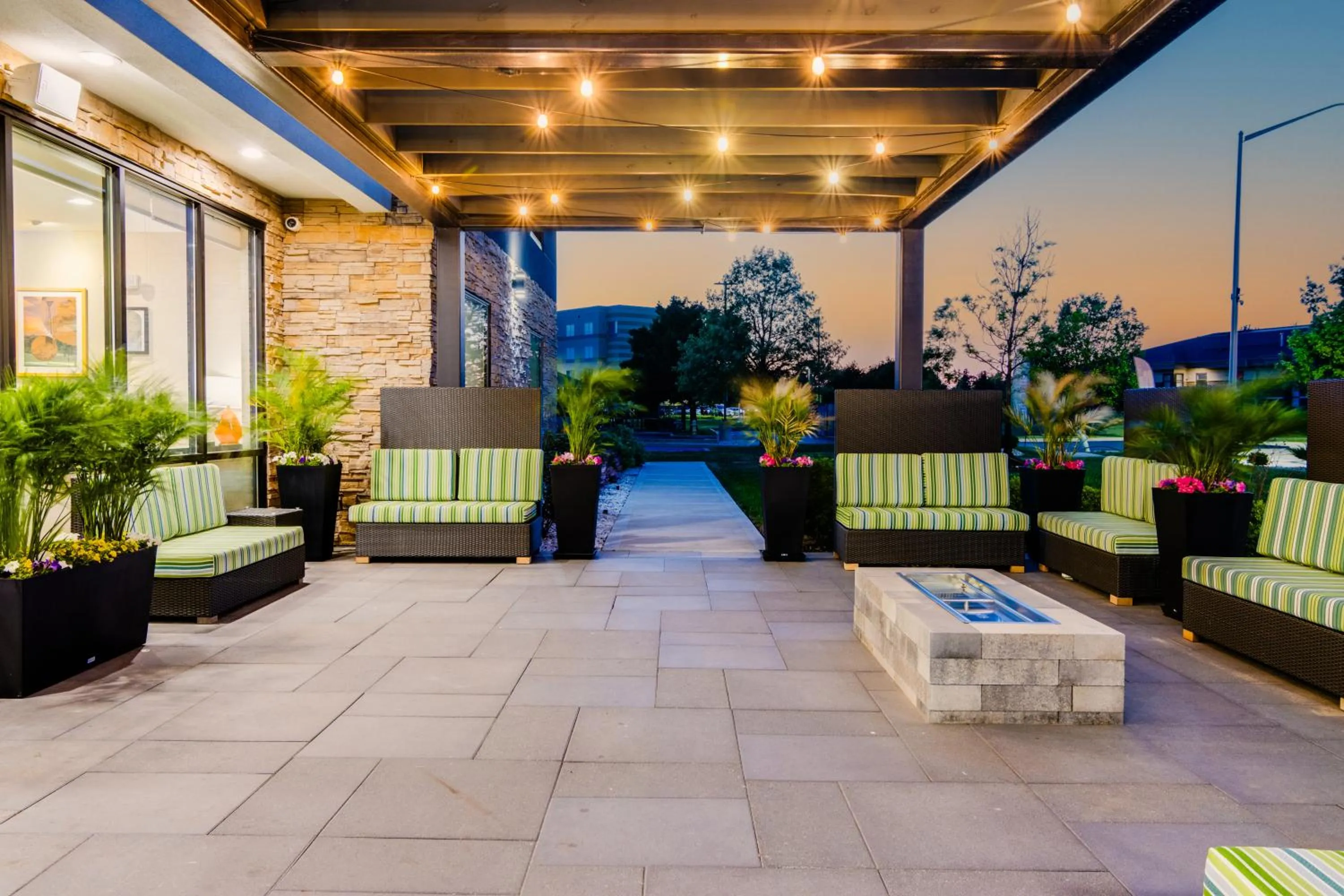 Patio in Home2 Suites By Hilton Bolingbrook Chicago