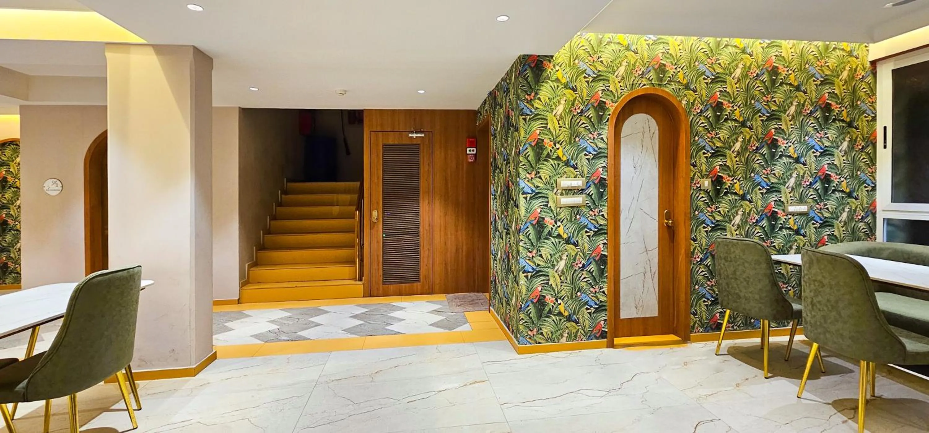 Restaurant/places to eat in Hotel Nova Bliss