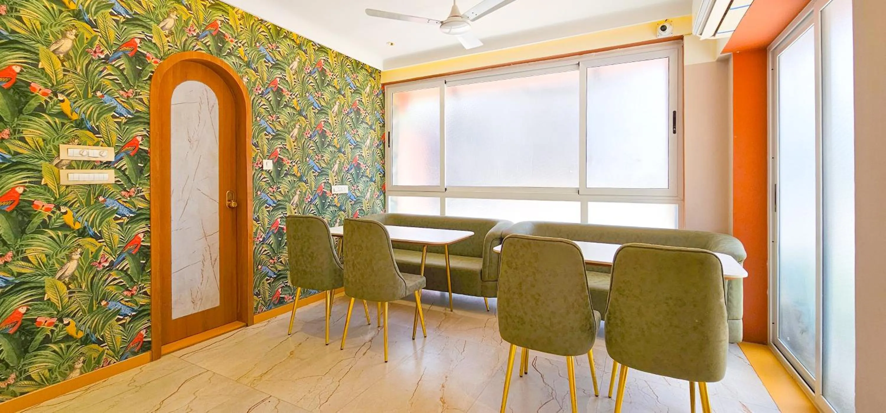 Restaurant/places to eat in Hotel Nova Bliss