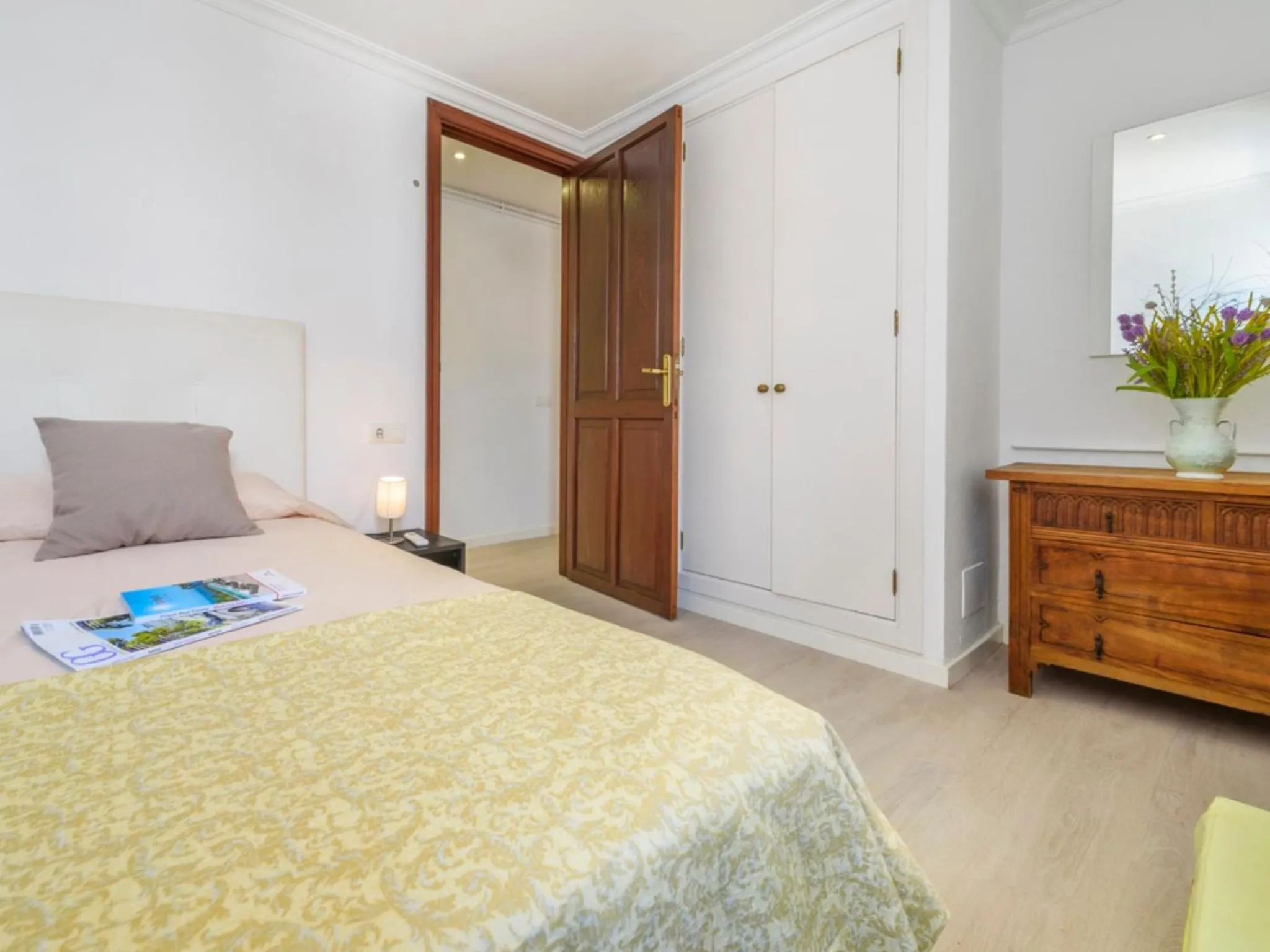 Property building, Bed in Villa Nacho