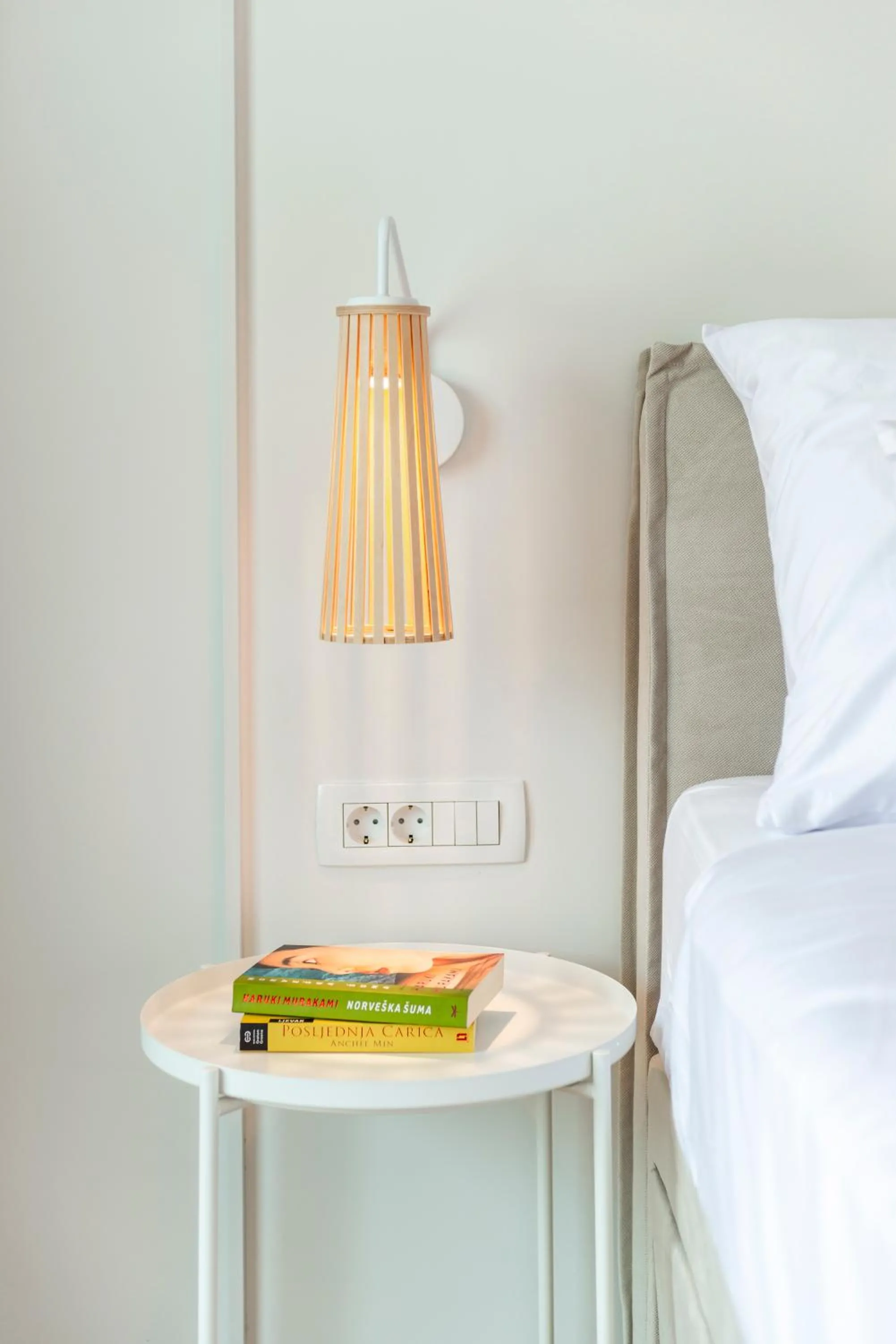 hair dresser, Bed in City Residences