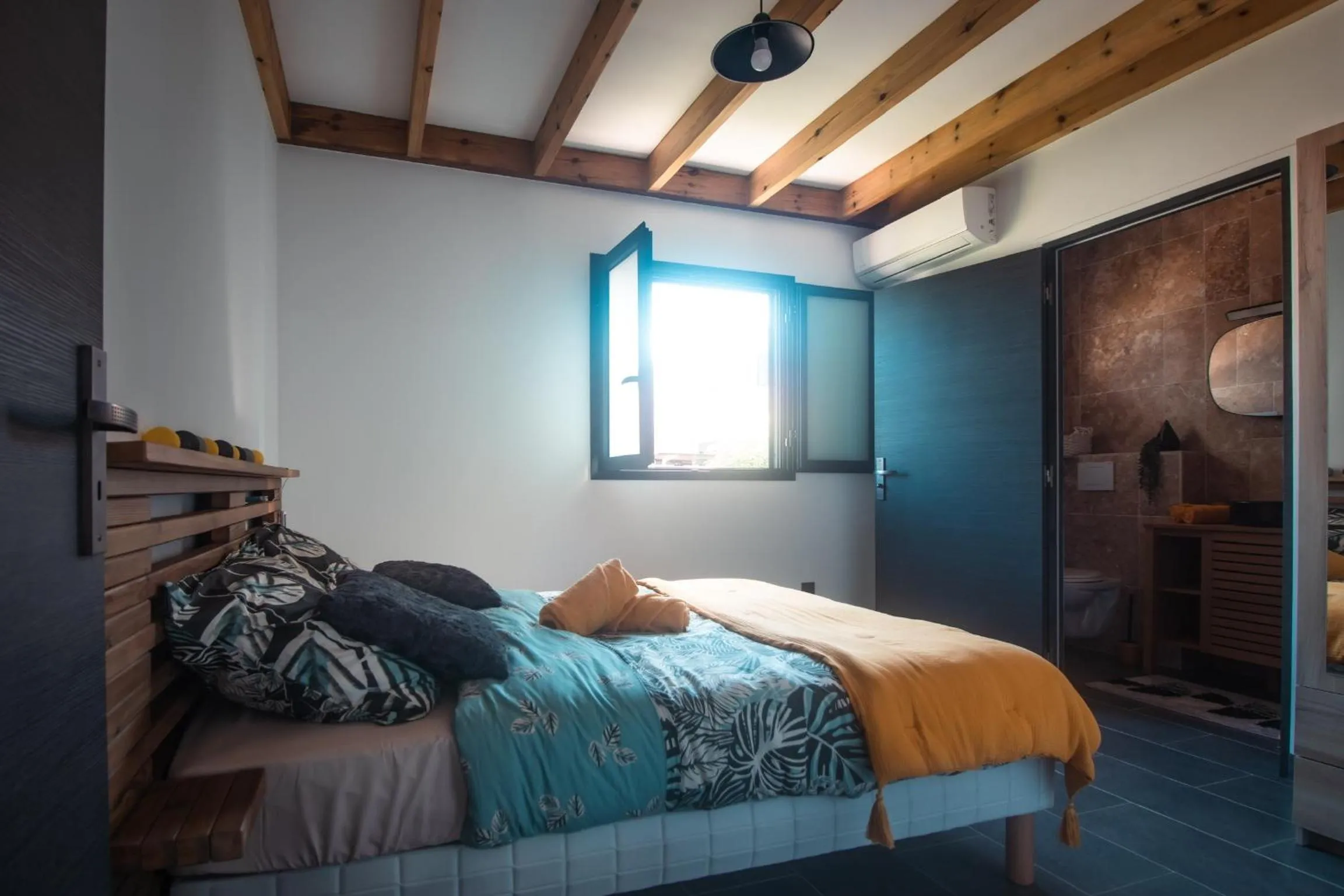 Bed in Villa Loïsao