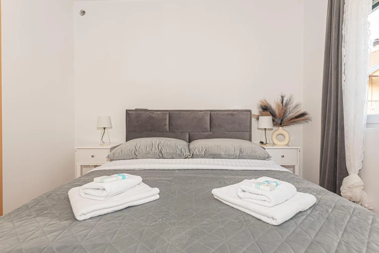Bed in Apartment Mozart