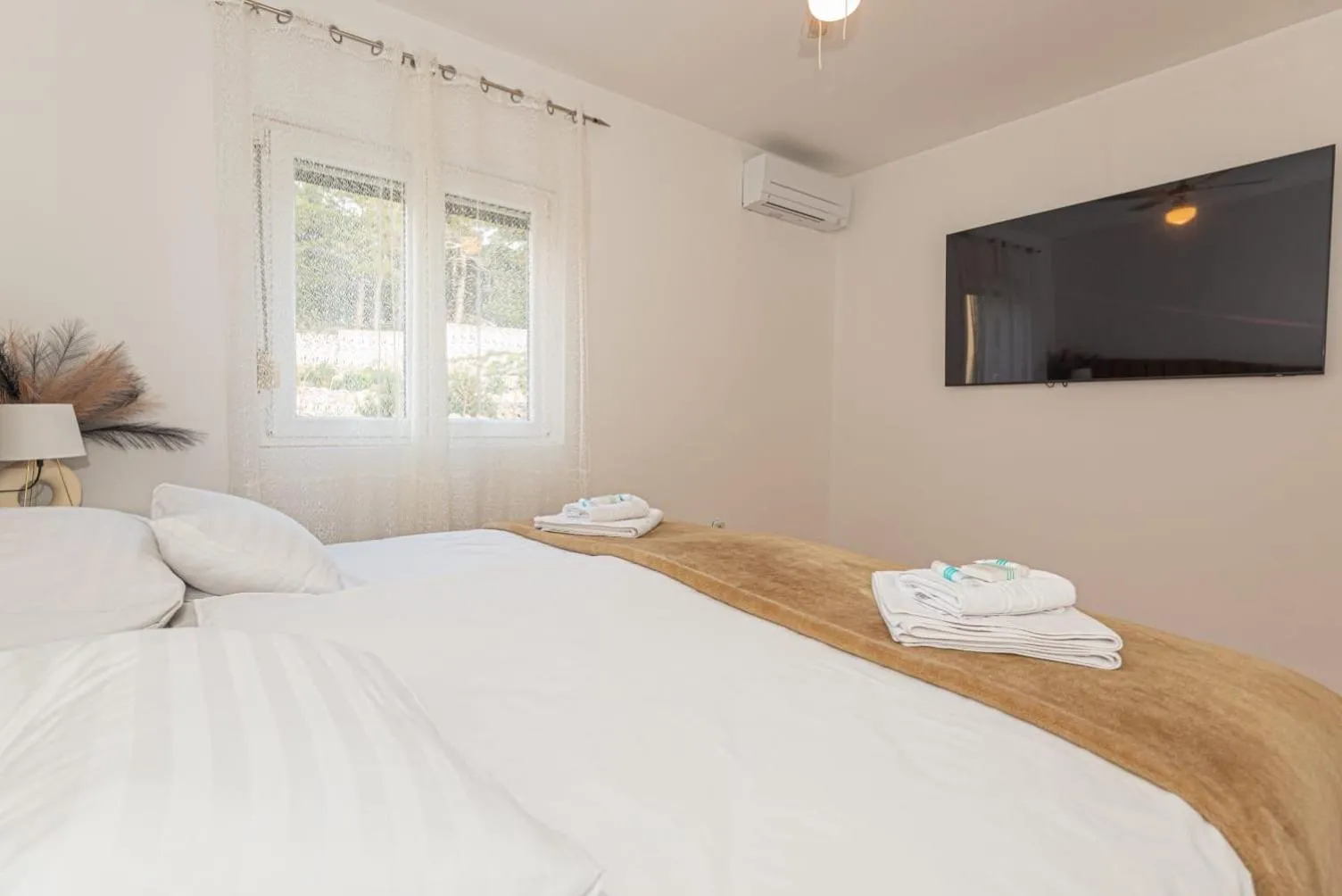 Bed in Apartment Mozart