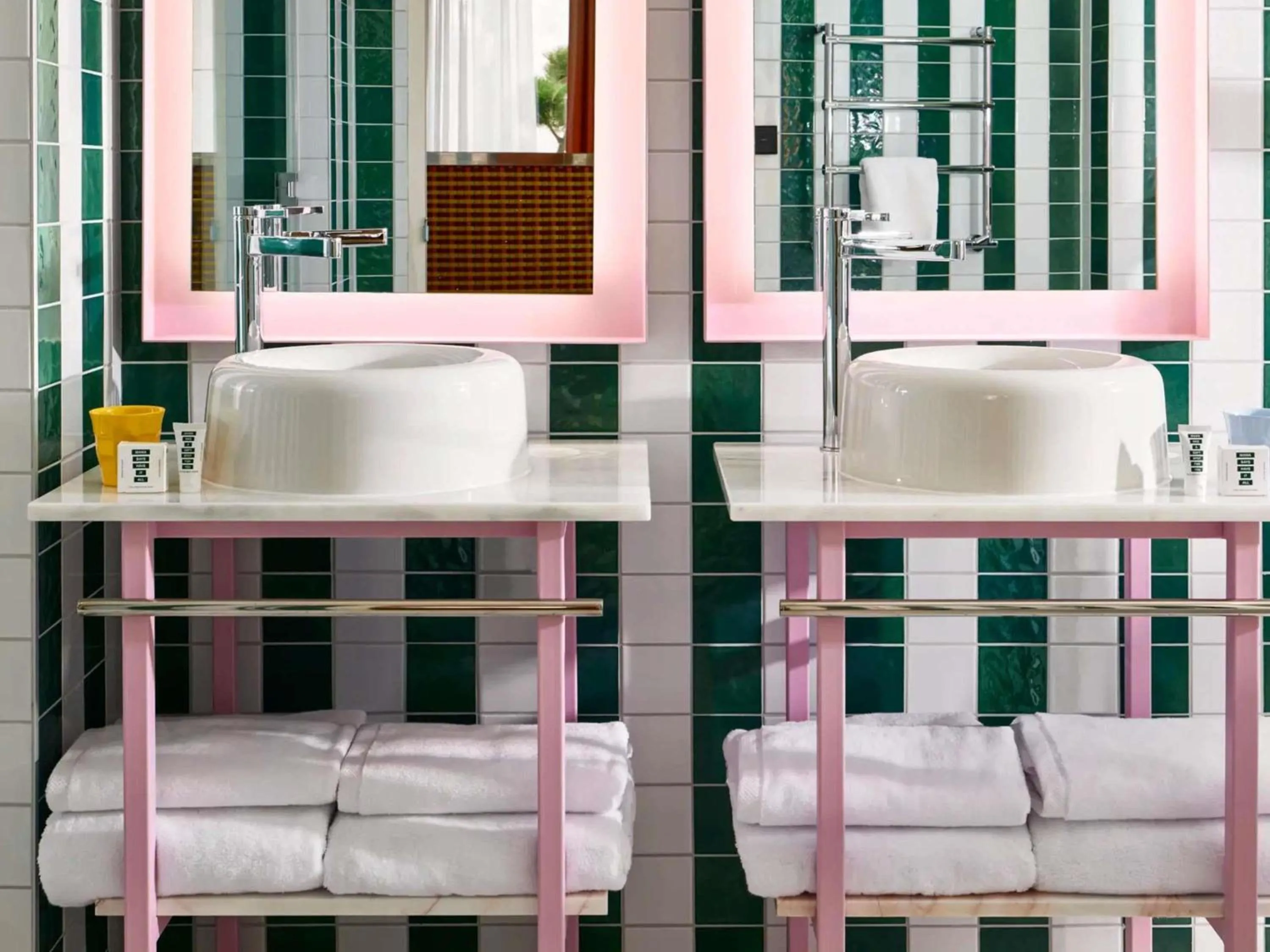 Bedroom, Bed in Mama Shelter Dijon