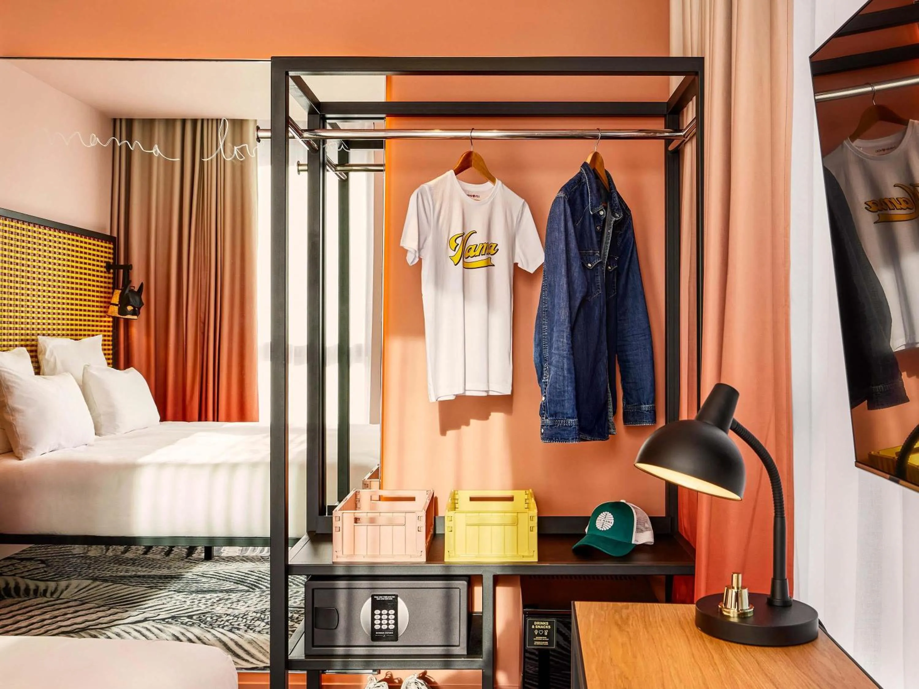 Bedroom, Bed in Mama Shelter Dijon