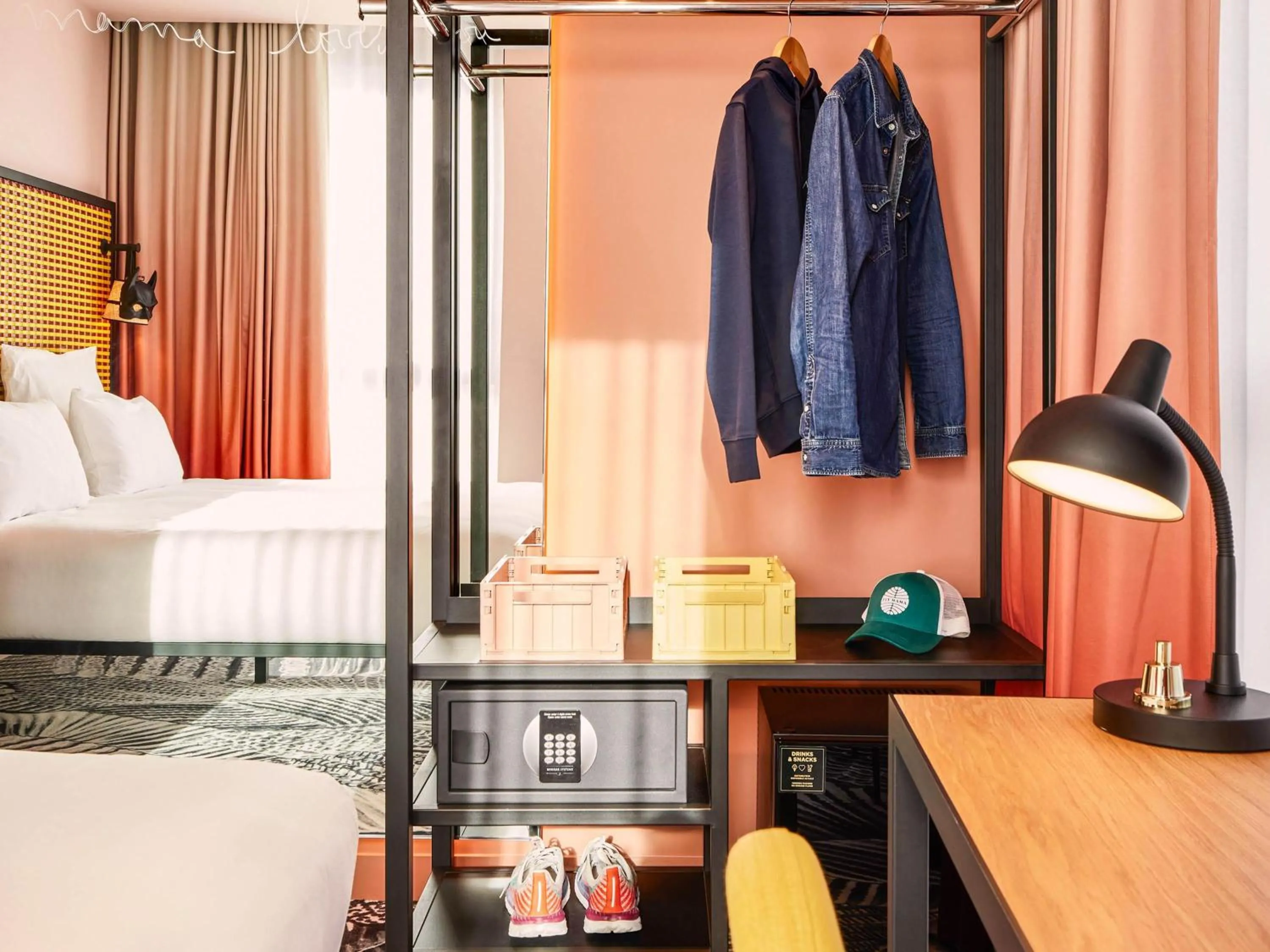 Bedroom, Bed in Mama Shelter Dijon