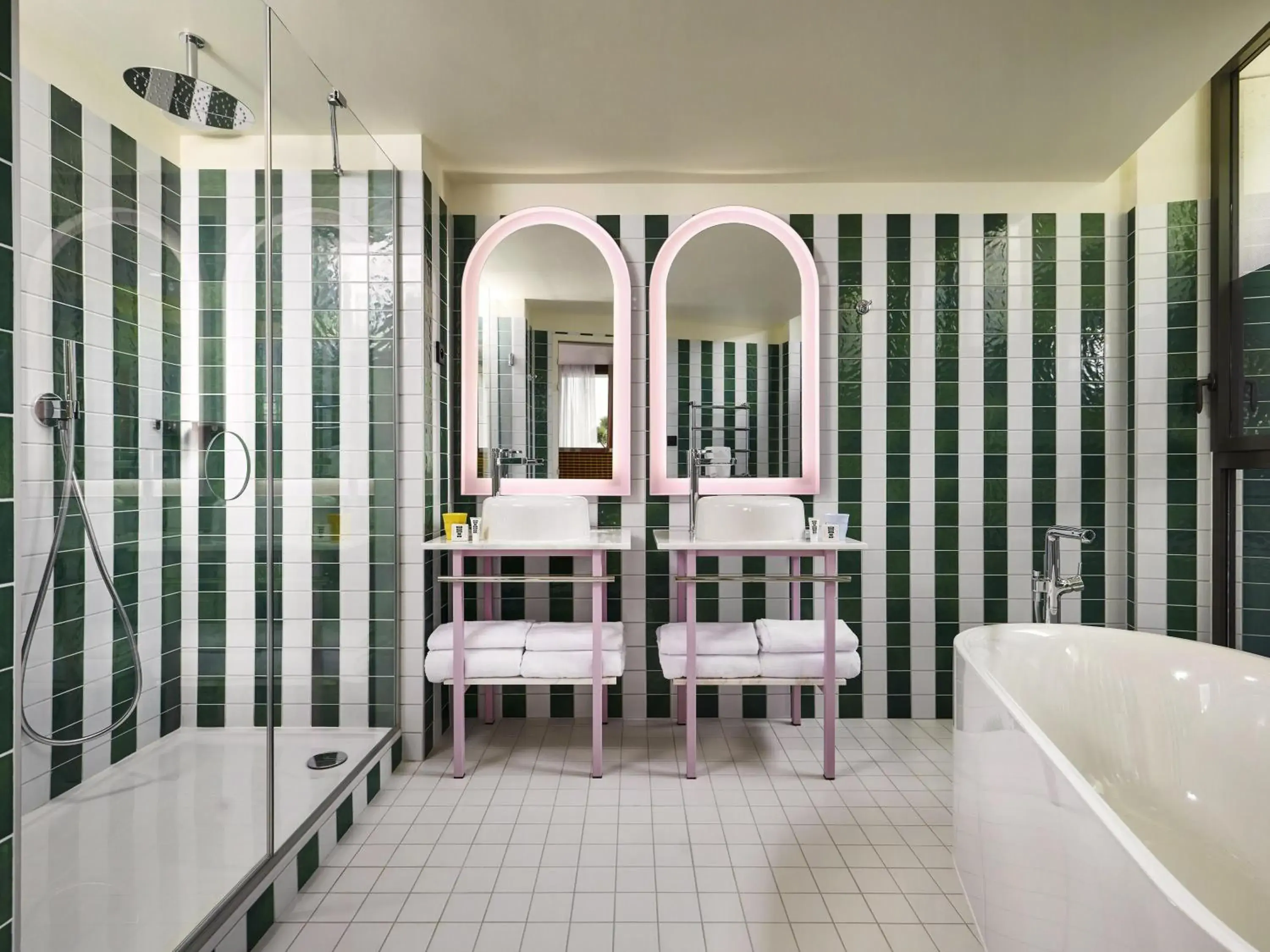 XXL MAMA with Terrace in Mama Shelter Dijon XXL MAMA with Terrace in Mama Shelter Dijon