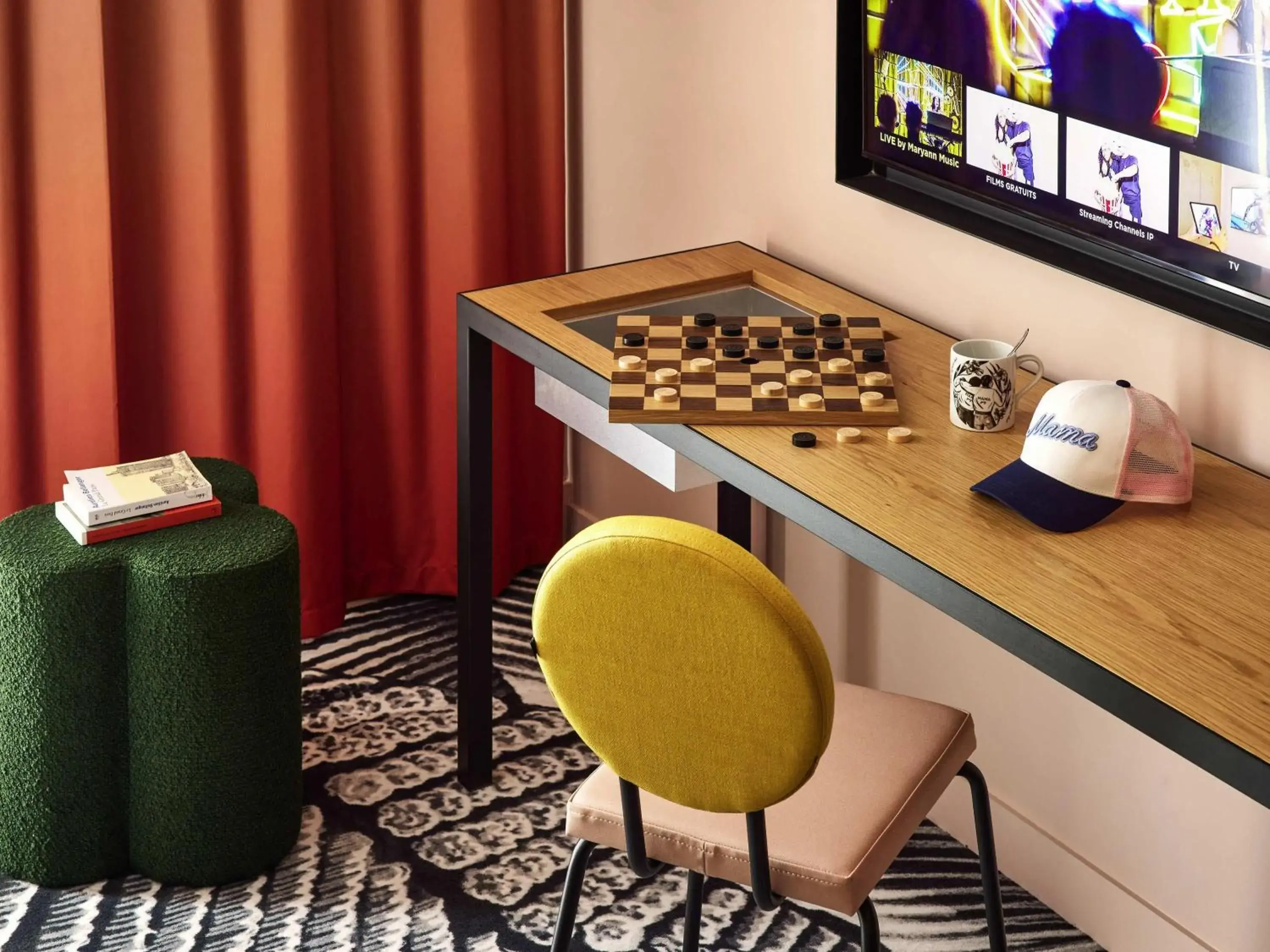 XXL Mama Family in Mama Shelter Dijon XXL Mama Family in Mama Shelter Dijon