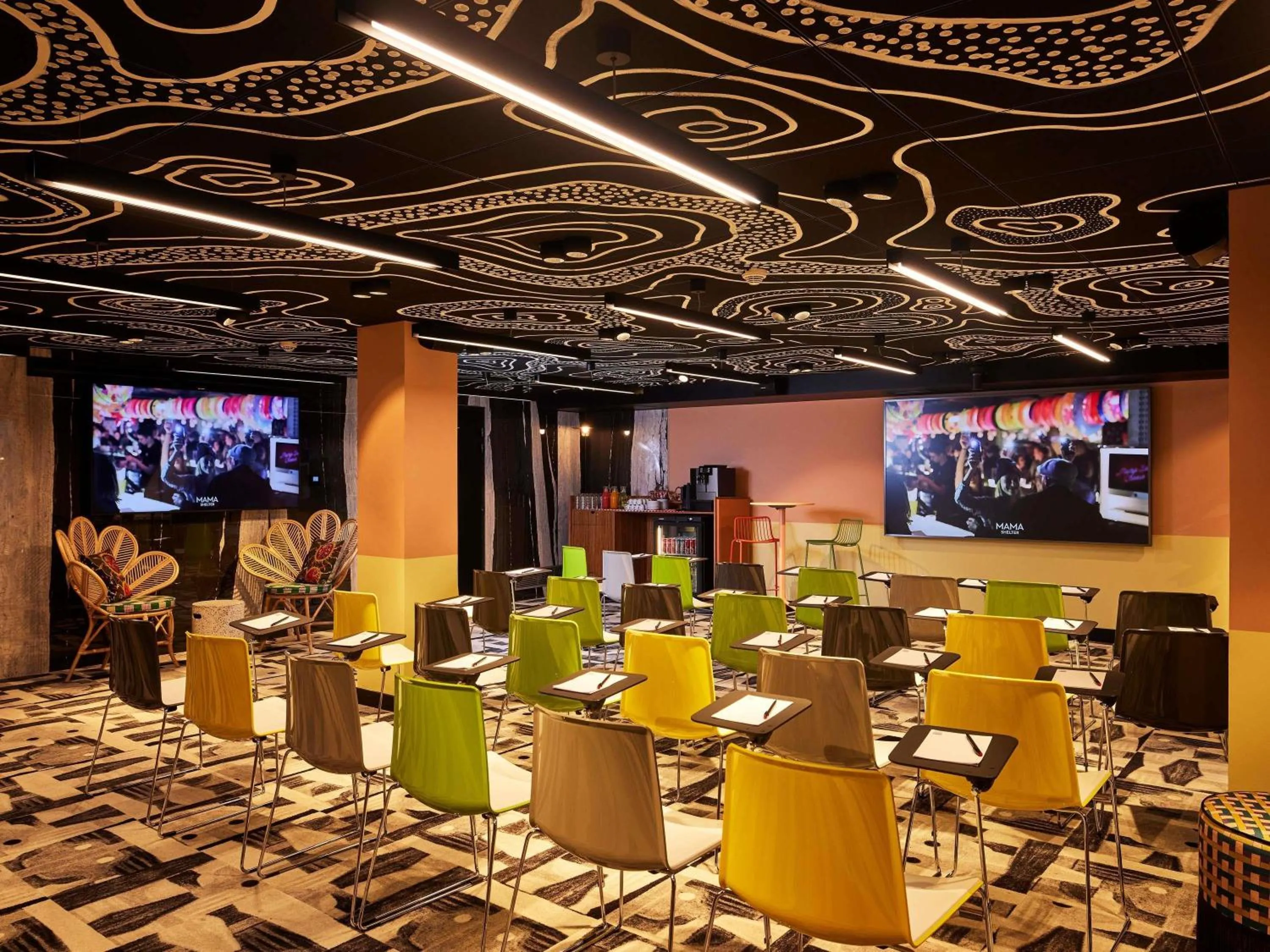 Meeting/conference room in Mama Shelter Dijon