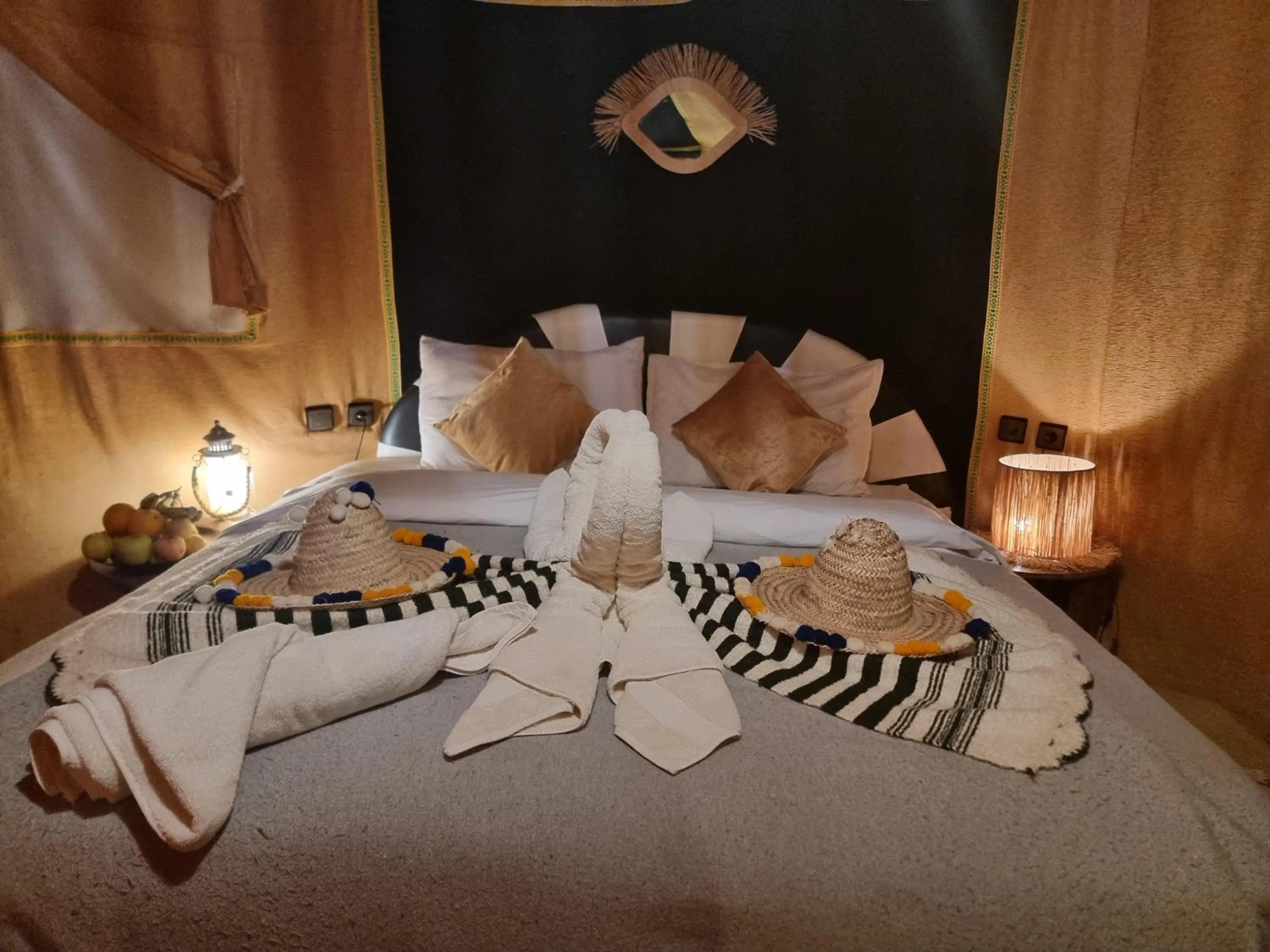 Bed in Horaz desert Camp