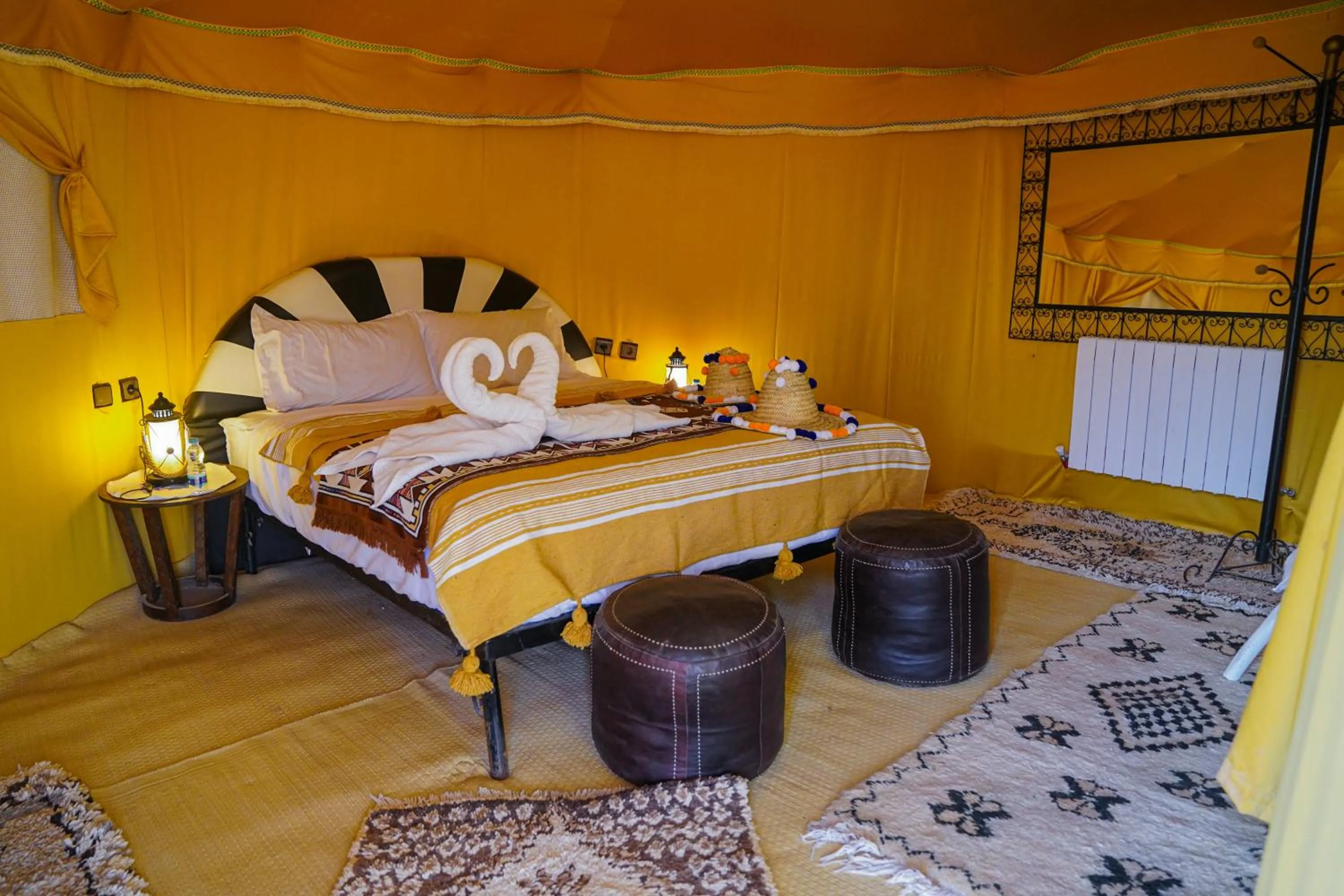 Bed in Horaz desert Camp