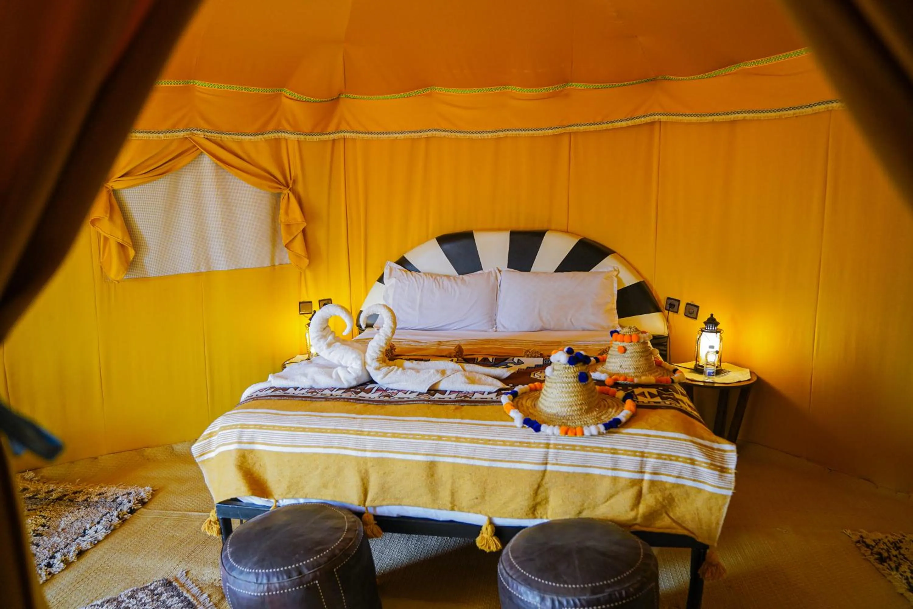 Bed in Horaz desert Camp