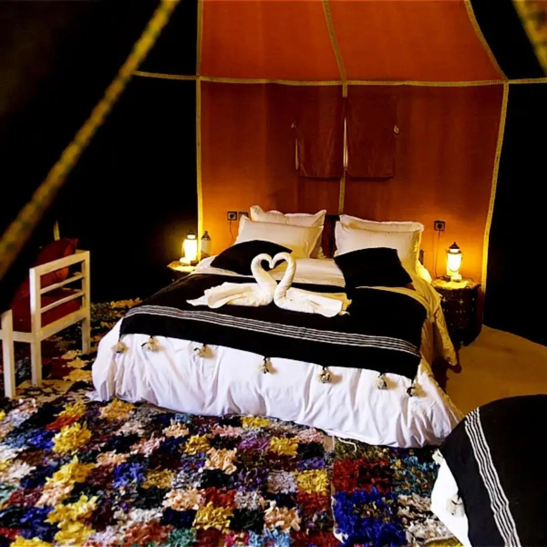 Bed in Horaz desert Camp
