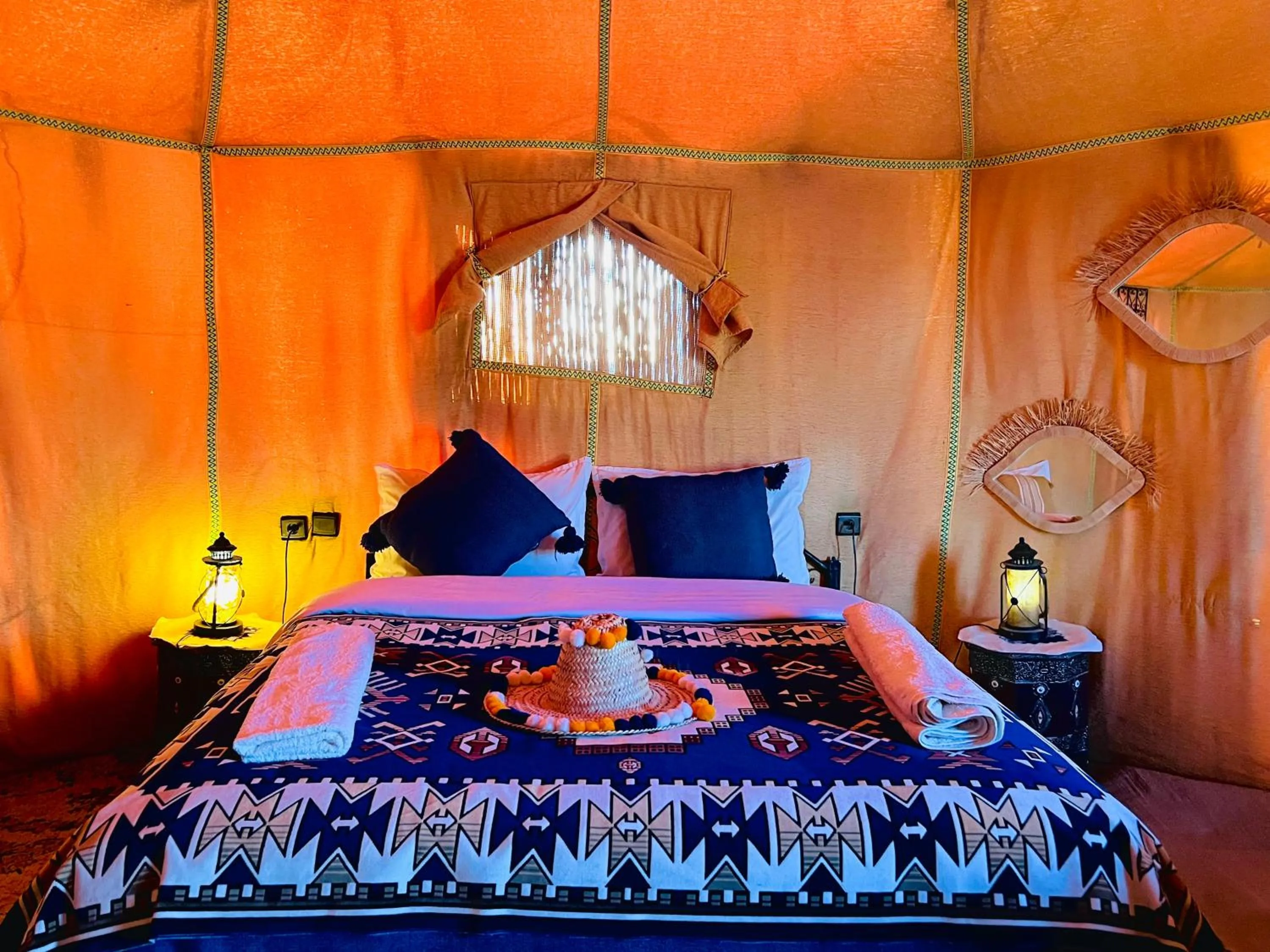 Bed in Horaz desert Camp