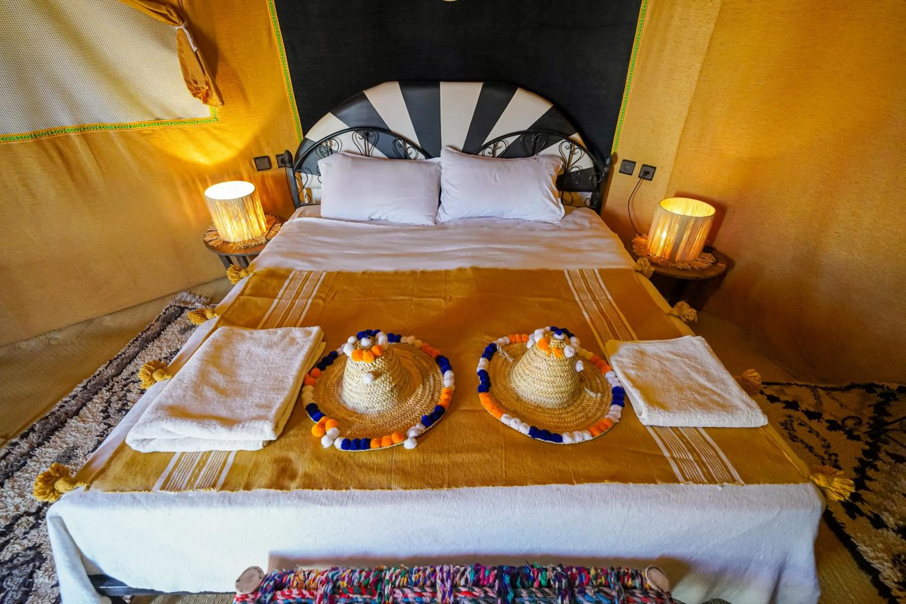 Bed in Horaz desert Camp