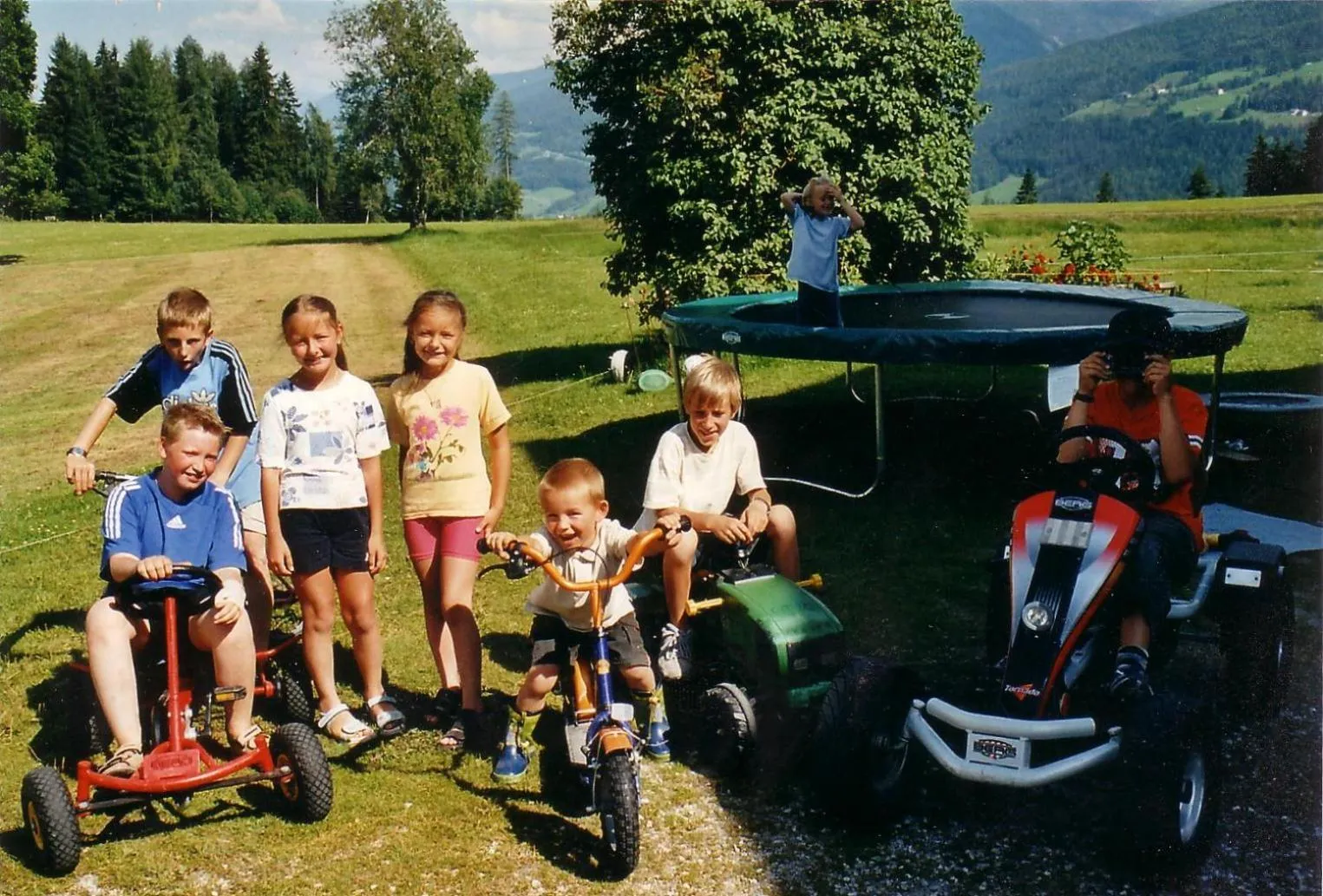children in Burglehnerhof