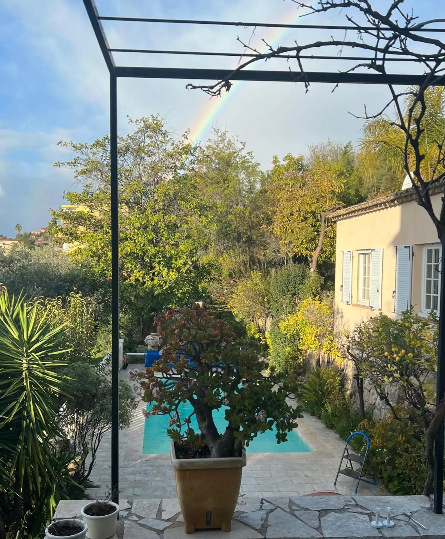 Property building in les petites terrasses