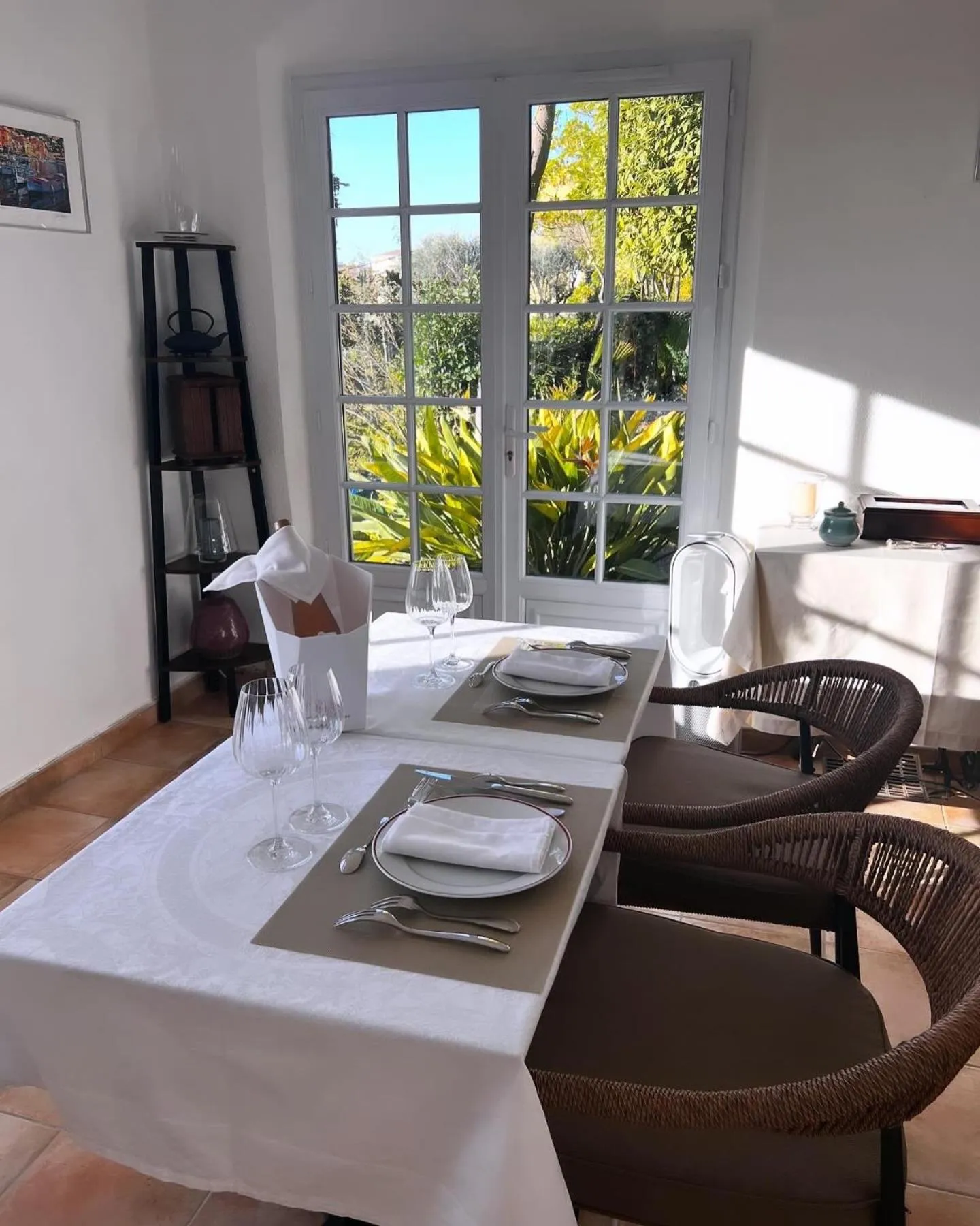 Dining area in les petites terrasses
