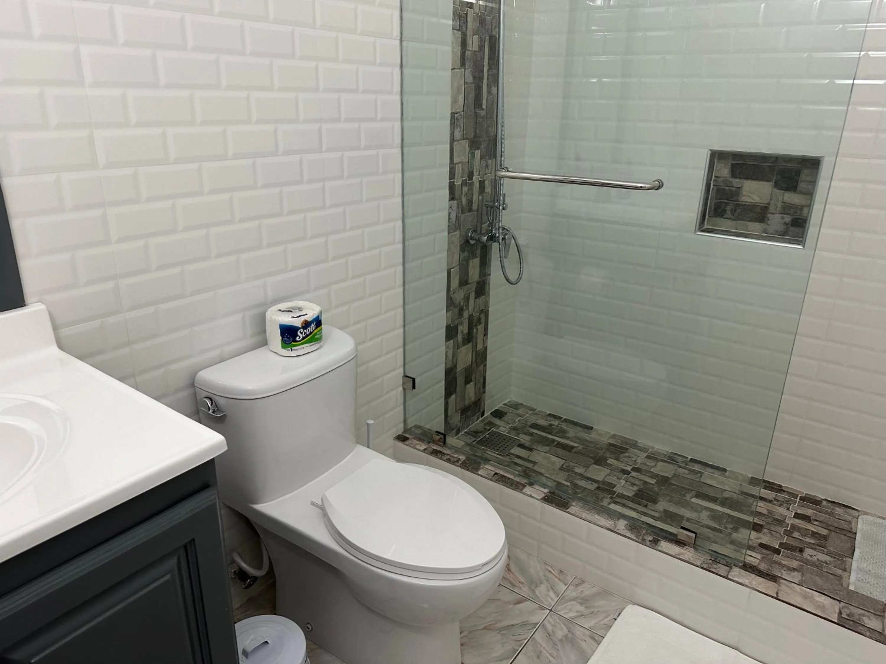 Bathroom in Sleeps2 - Private Pool - King Bed - AirCon