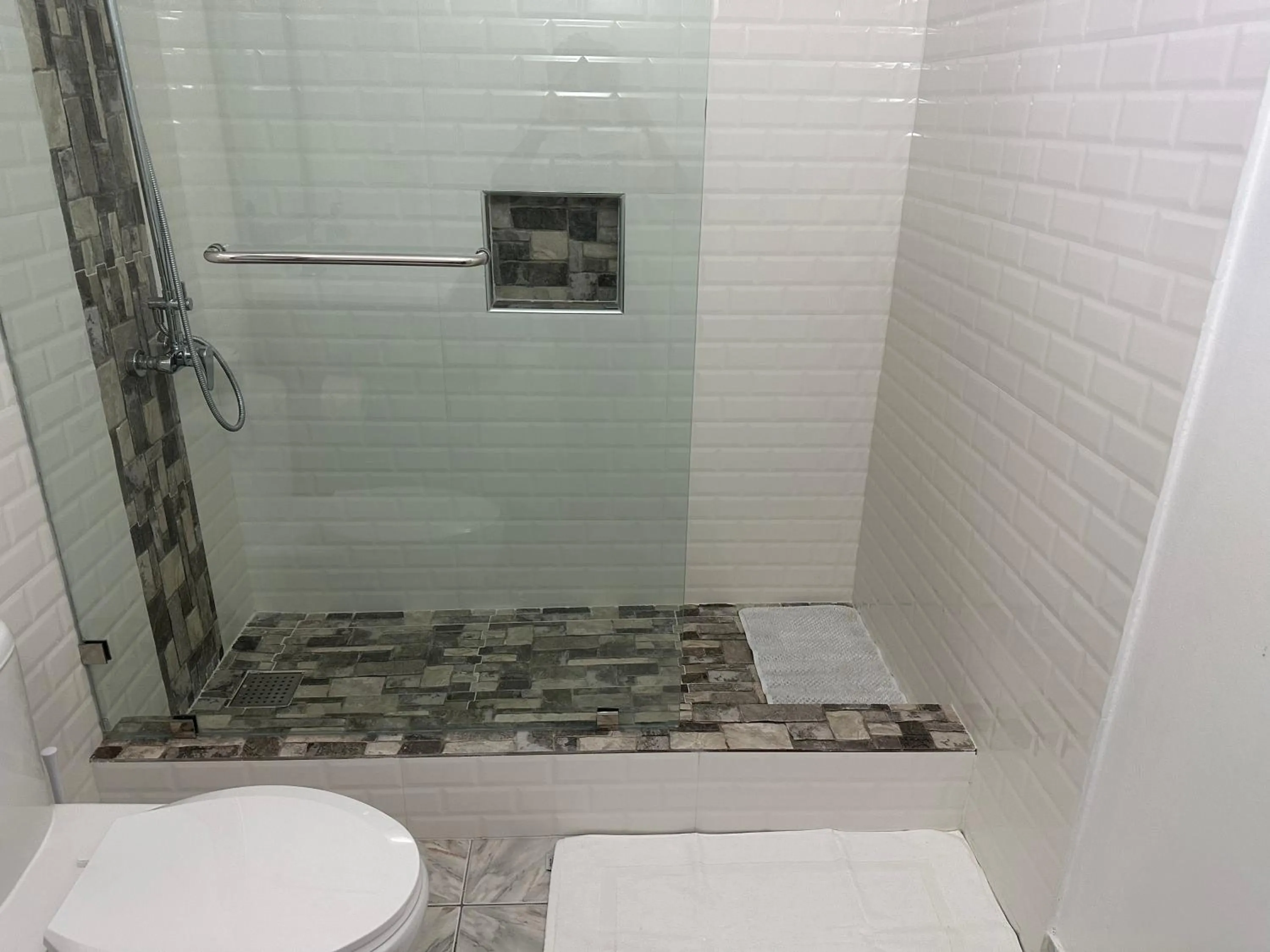 Bathroom in Sleeps2 - Private Pool - King Bed - AirCon