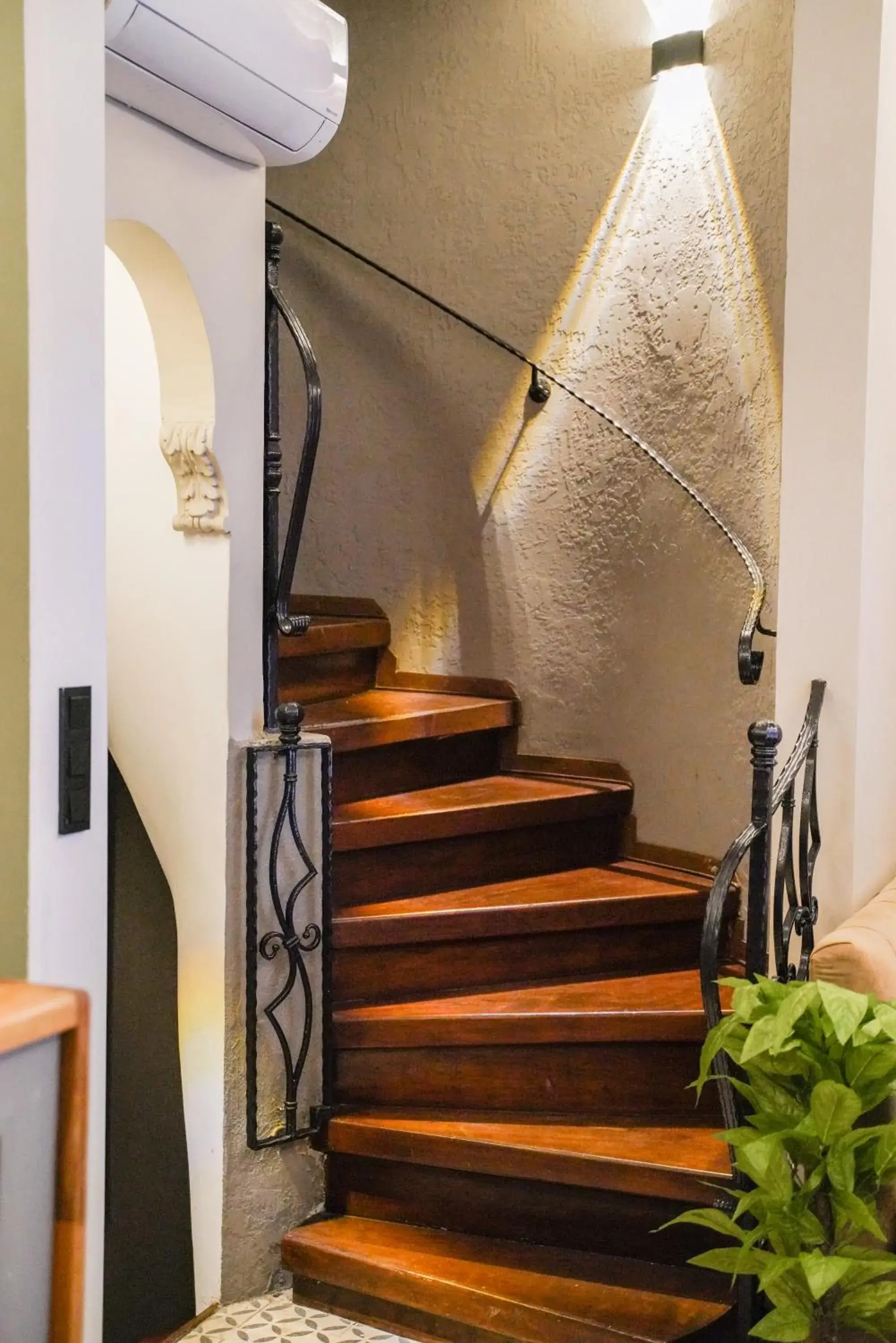 Facade/entrance in The House Company Facade/entrance in The House Company