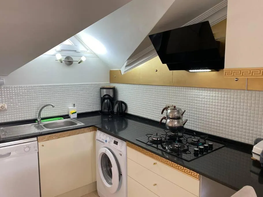 Coffee/tea facilities in AKBÜK Palace Resıdence