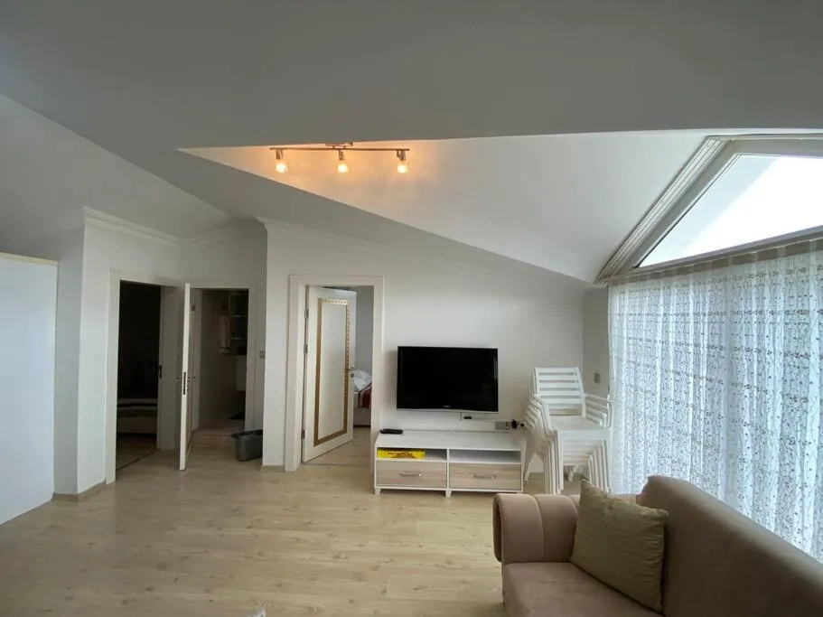 Communal lounge/ TV room in AKBÜK Palace Resıdence