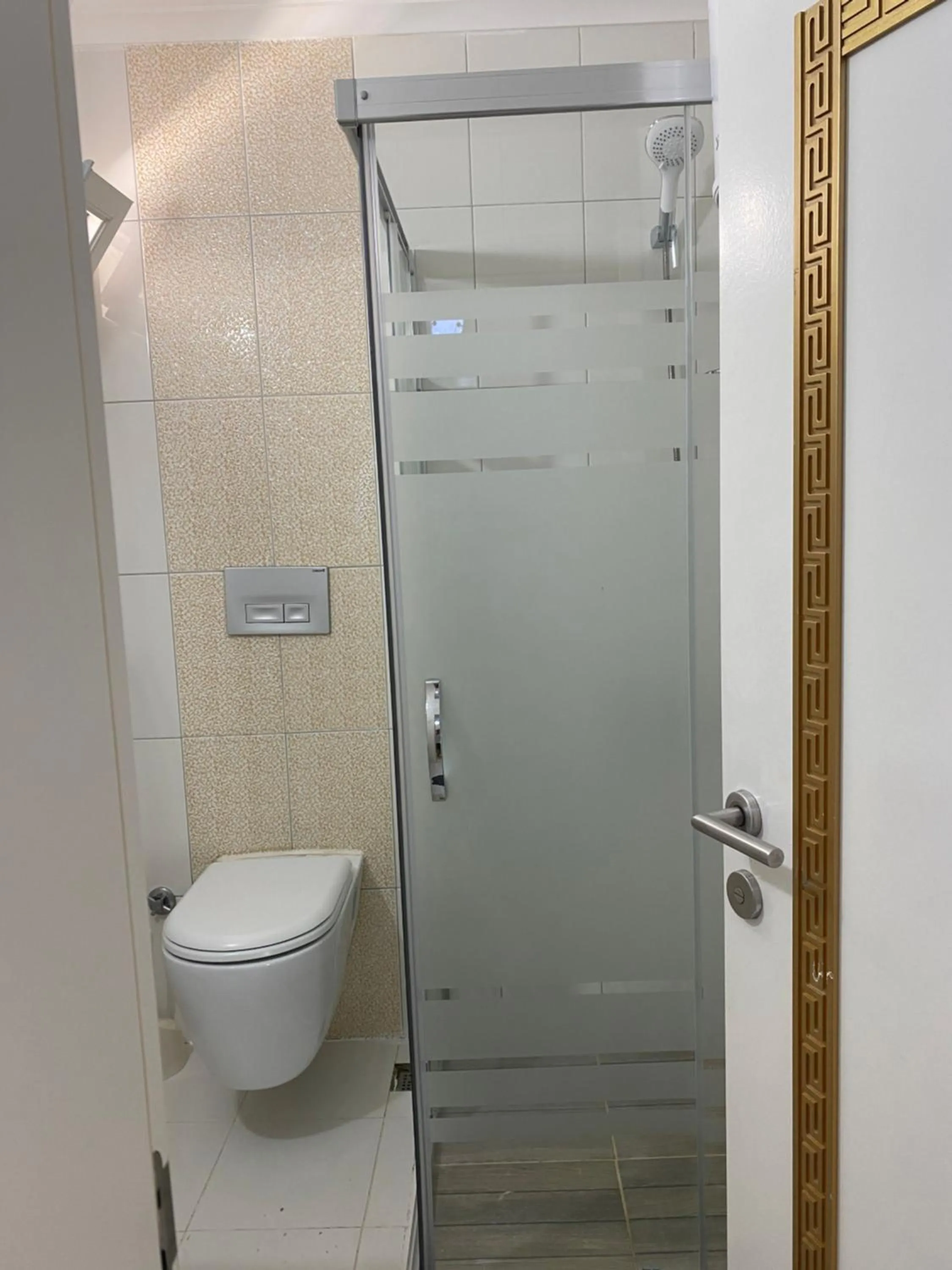 Shower in AKBÜK Palace Resıdence