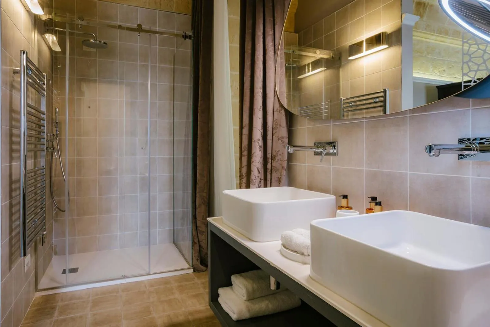 Shower in IBB Hotel Palazzo Bettina Malta