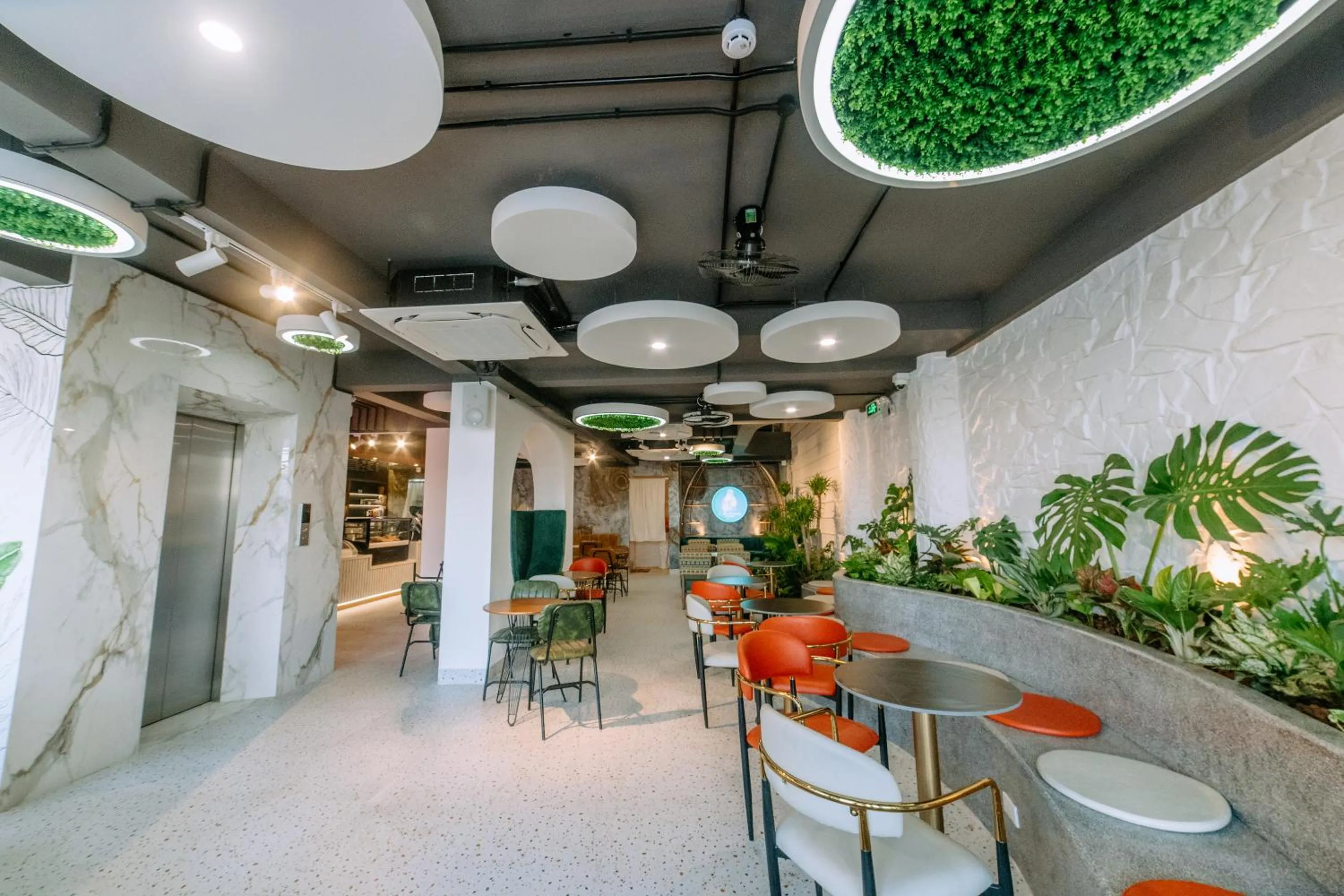 Lounge or bar in La Beaute Hotel - Quy Nhơn