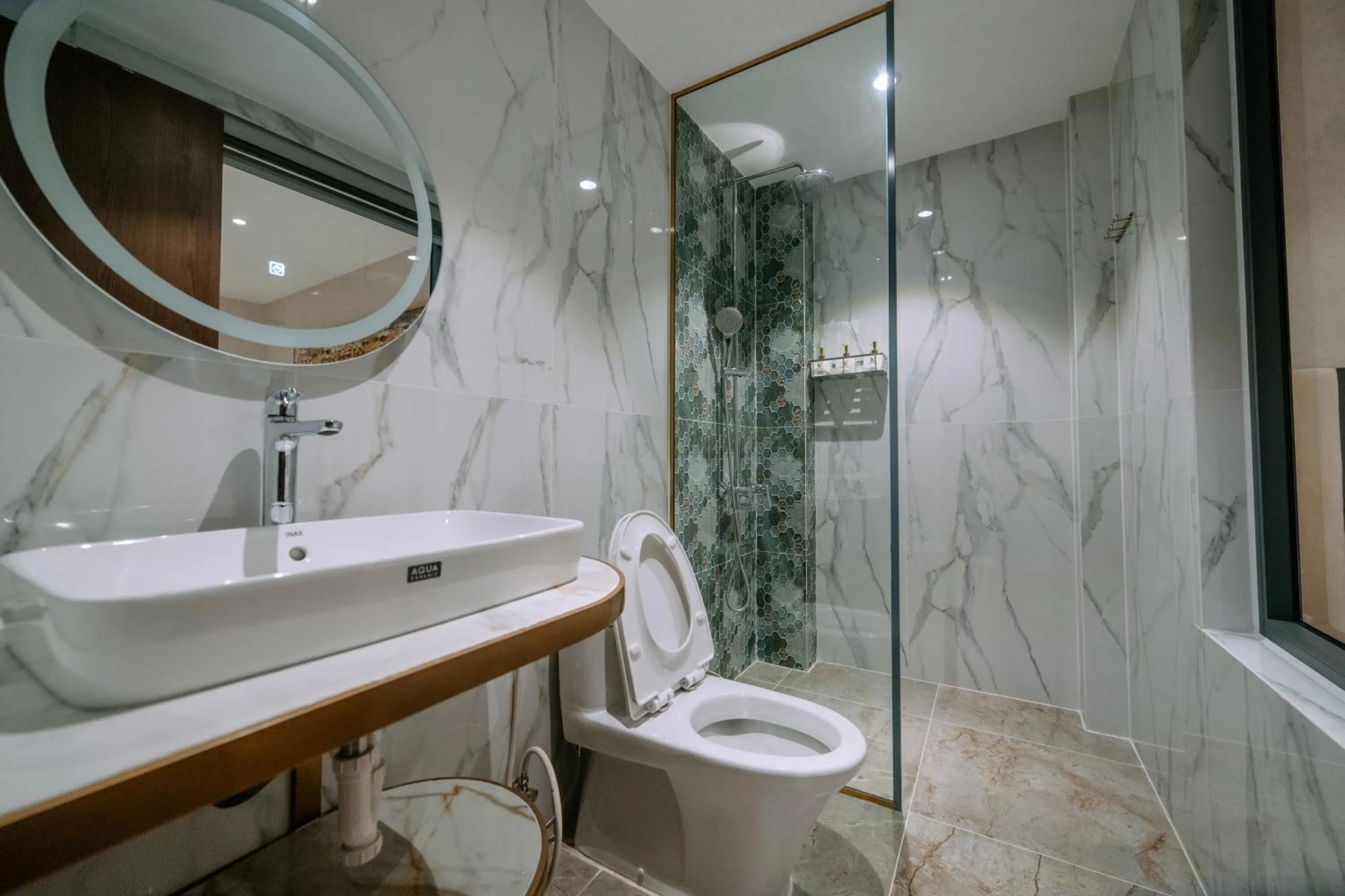 Shower in La Beaute Hotel - Quy Nhơn