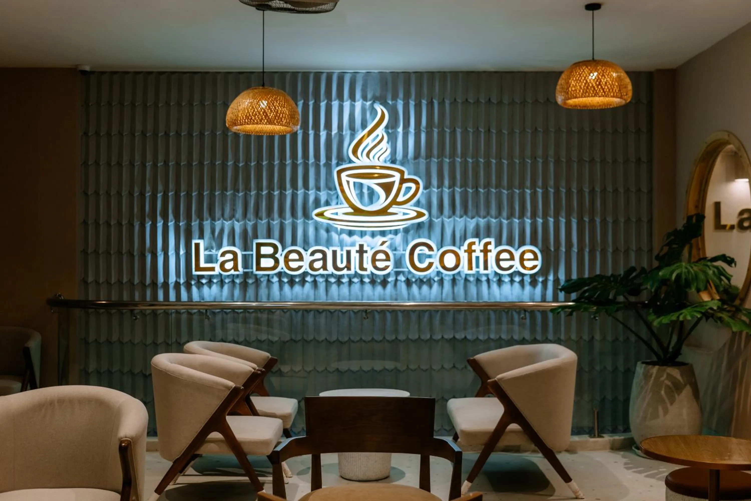 Coffee/tea facilities in La Beaute Hotel - Quy Nhơn