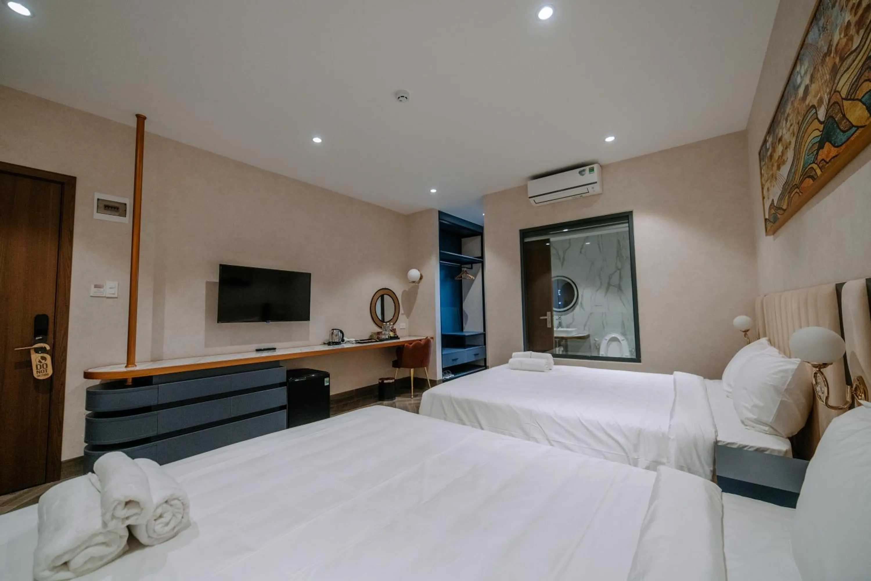hair dresser, Bed in La Beaute Hotel - Quy Nhơn