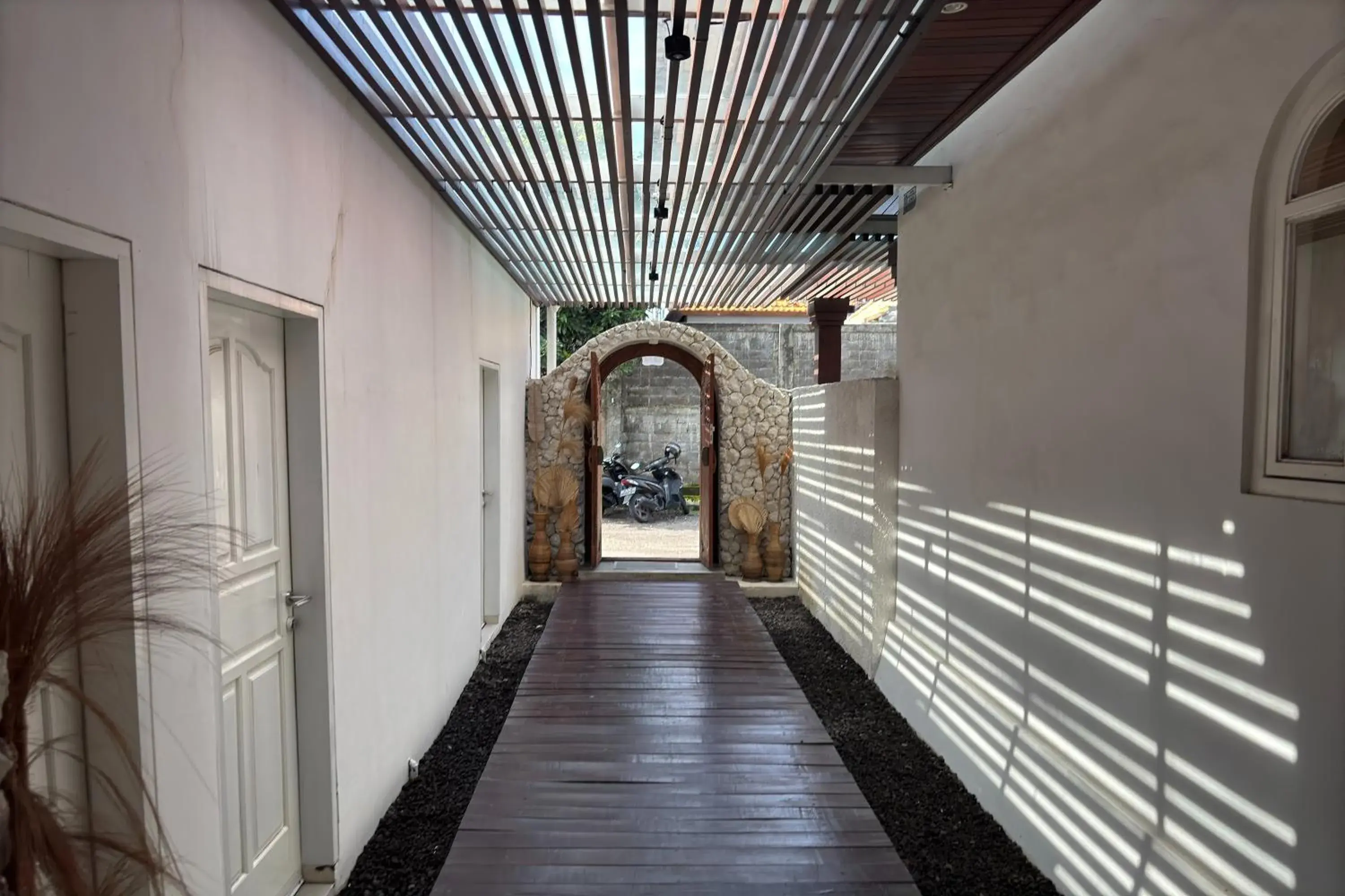 Facade/entrance in Kemari Studio Facade/entrance in Kemari Studio