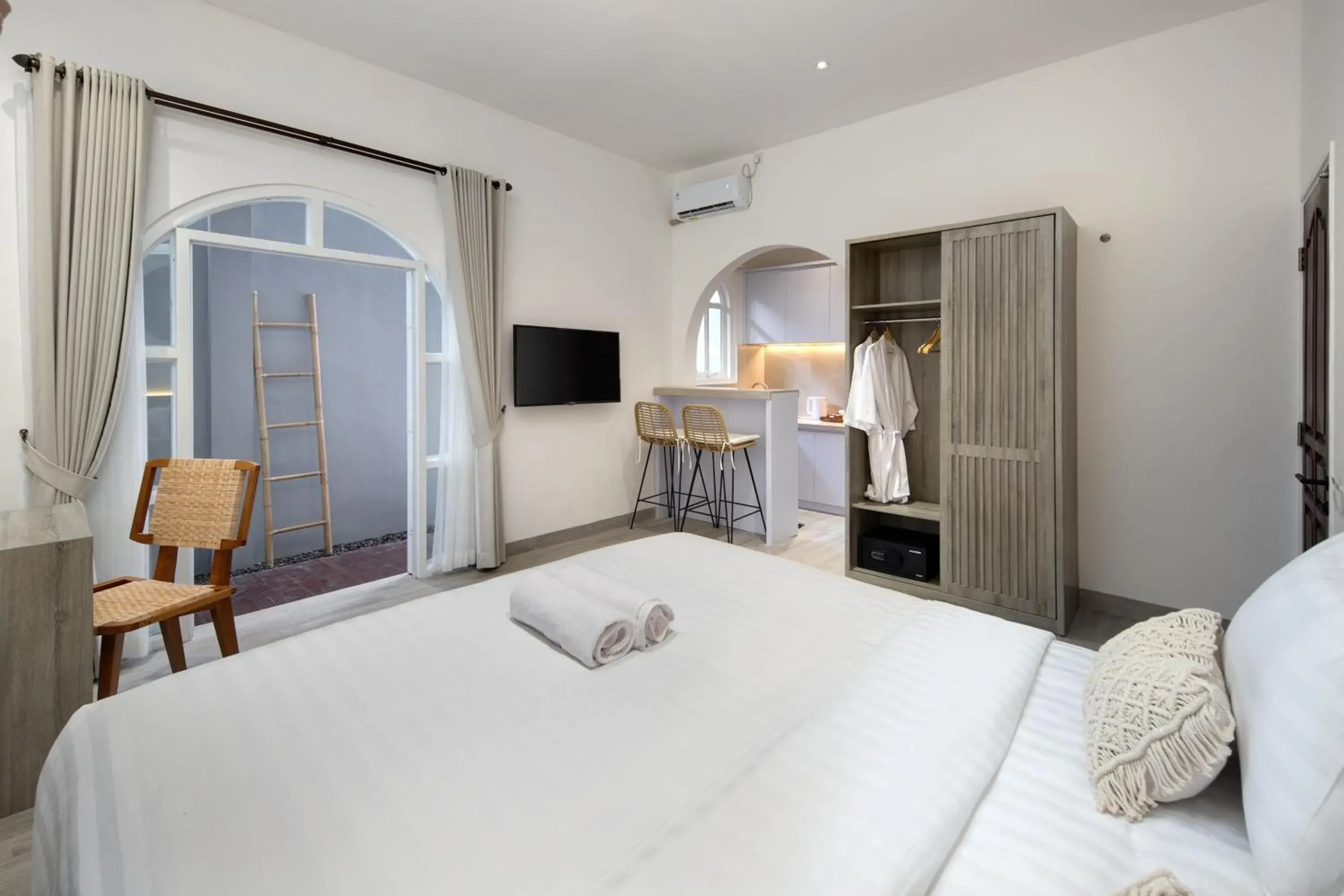 Bed in Kemari Studio Bed in Kemari Studio