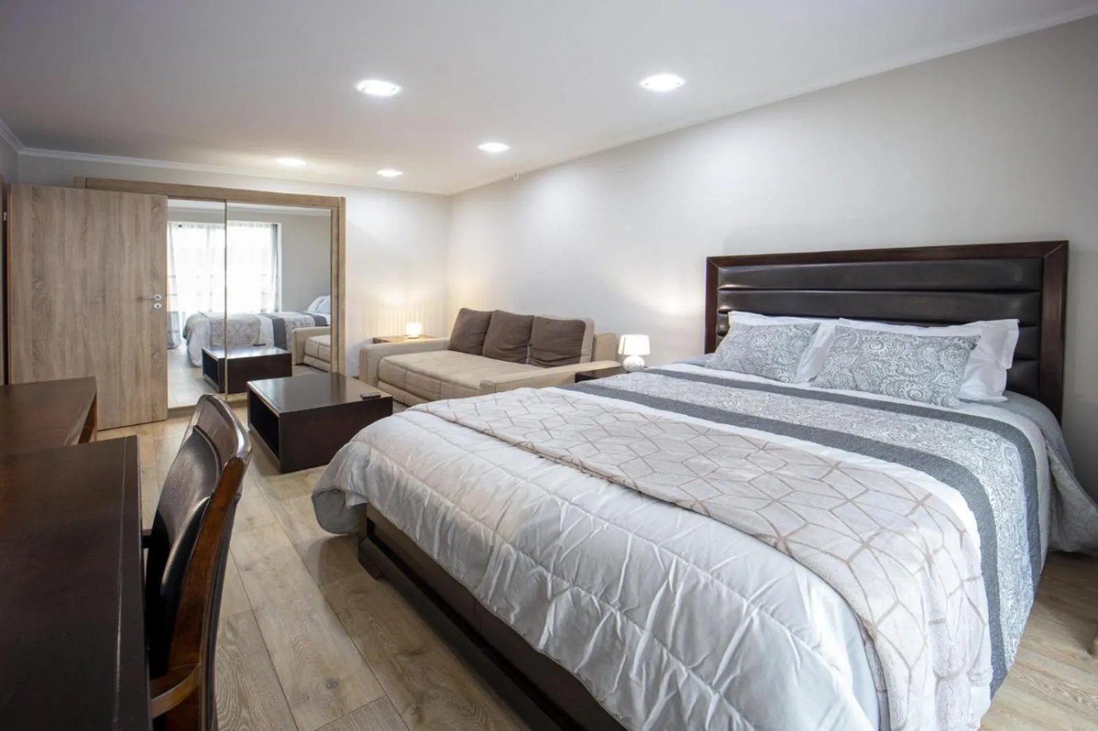 Bed in Coresi rezidence & suites