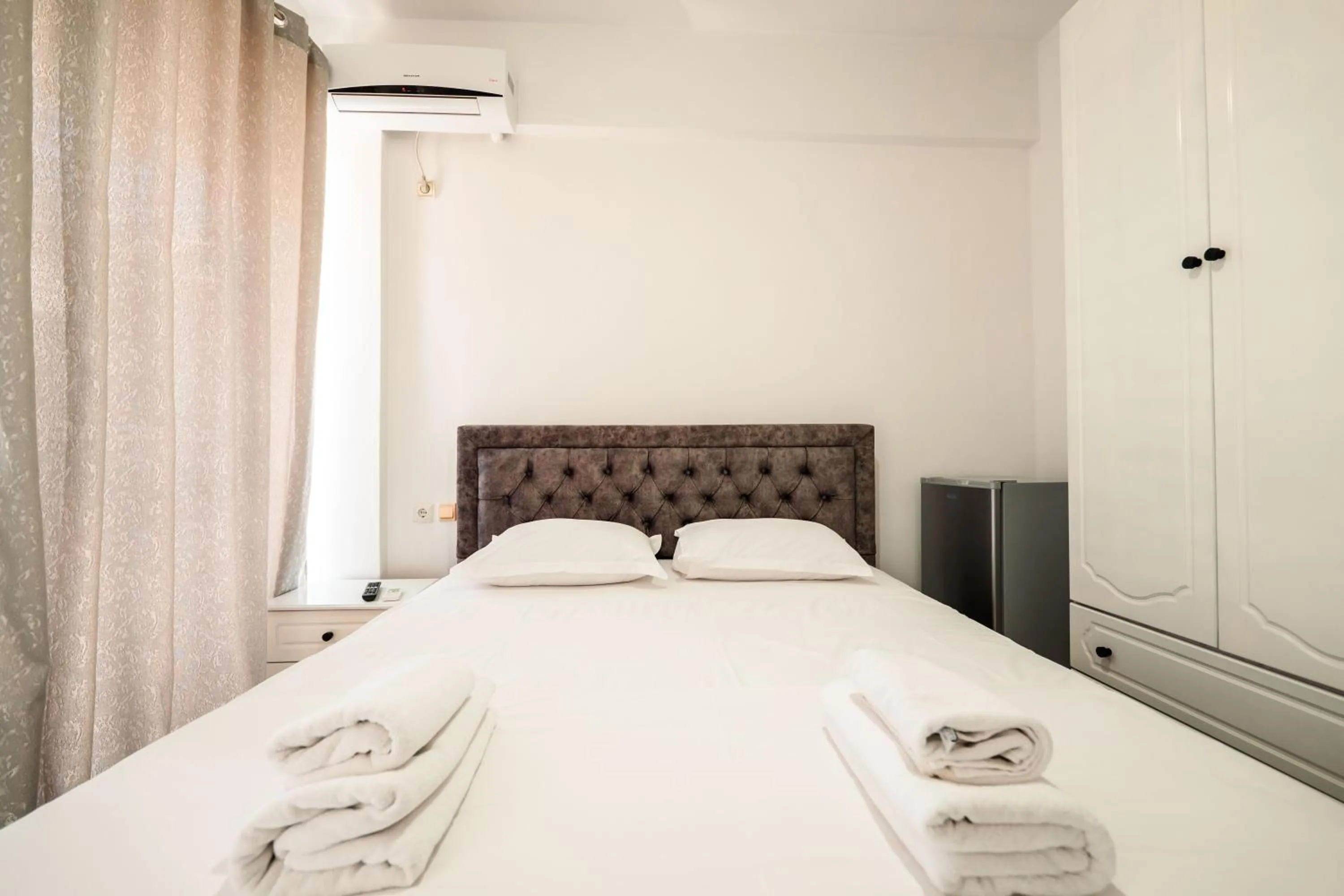 Deluxe Double Room with Balcony and Sea View in ALNES HOTEL