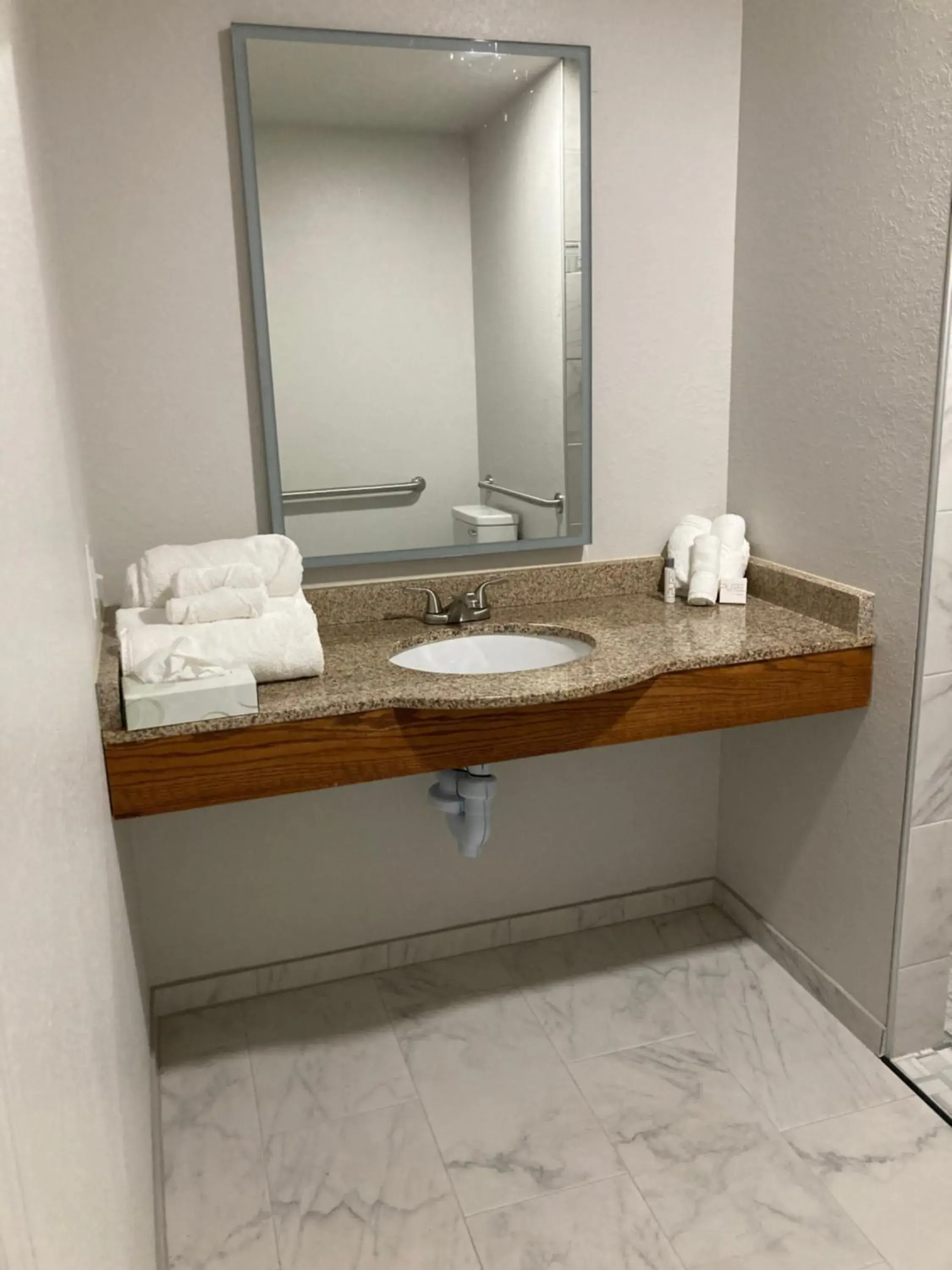 King Room with Roll-In Shower - Disability Access in Elker Inn & Suites King Room with Roll-In Shower - Disability Access in Elker Inn & Suites