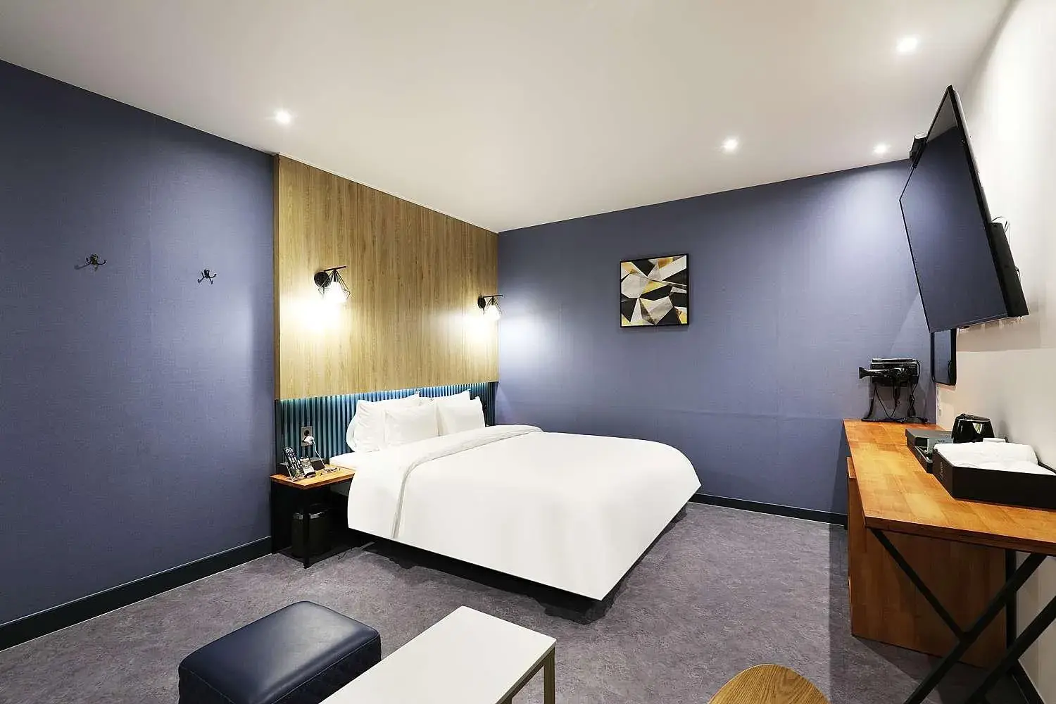 Coffee/tea facilities, Bed in Mariposa Hotel Songtan Coffee/tea facilities, Bed in Mariposa Hotel Songtan