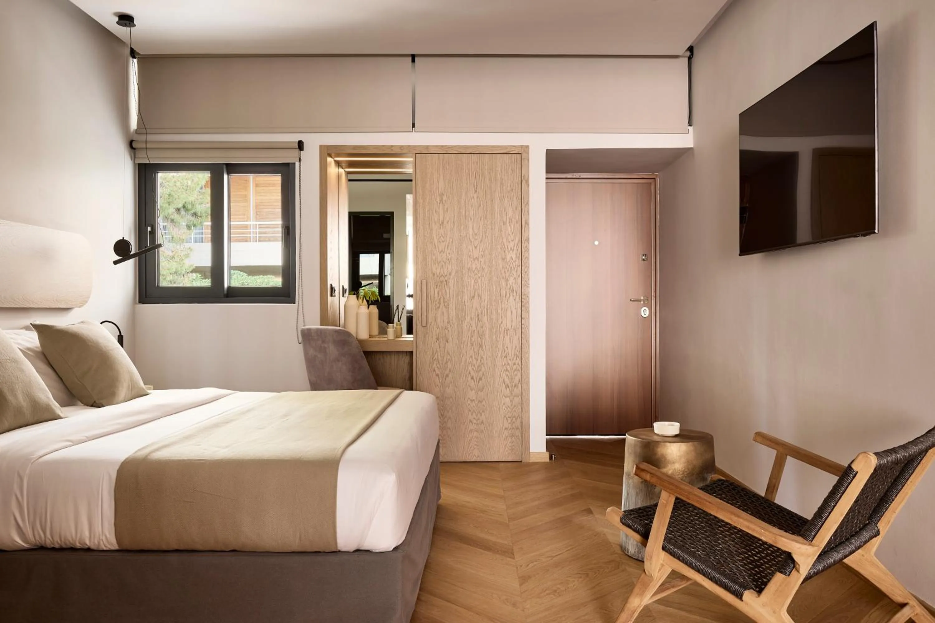 Photo of the whole room, Bed in Cama Luxury Suites Kavouri