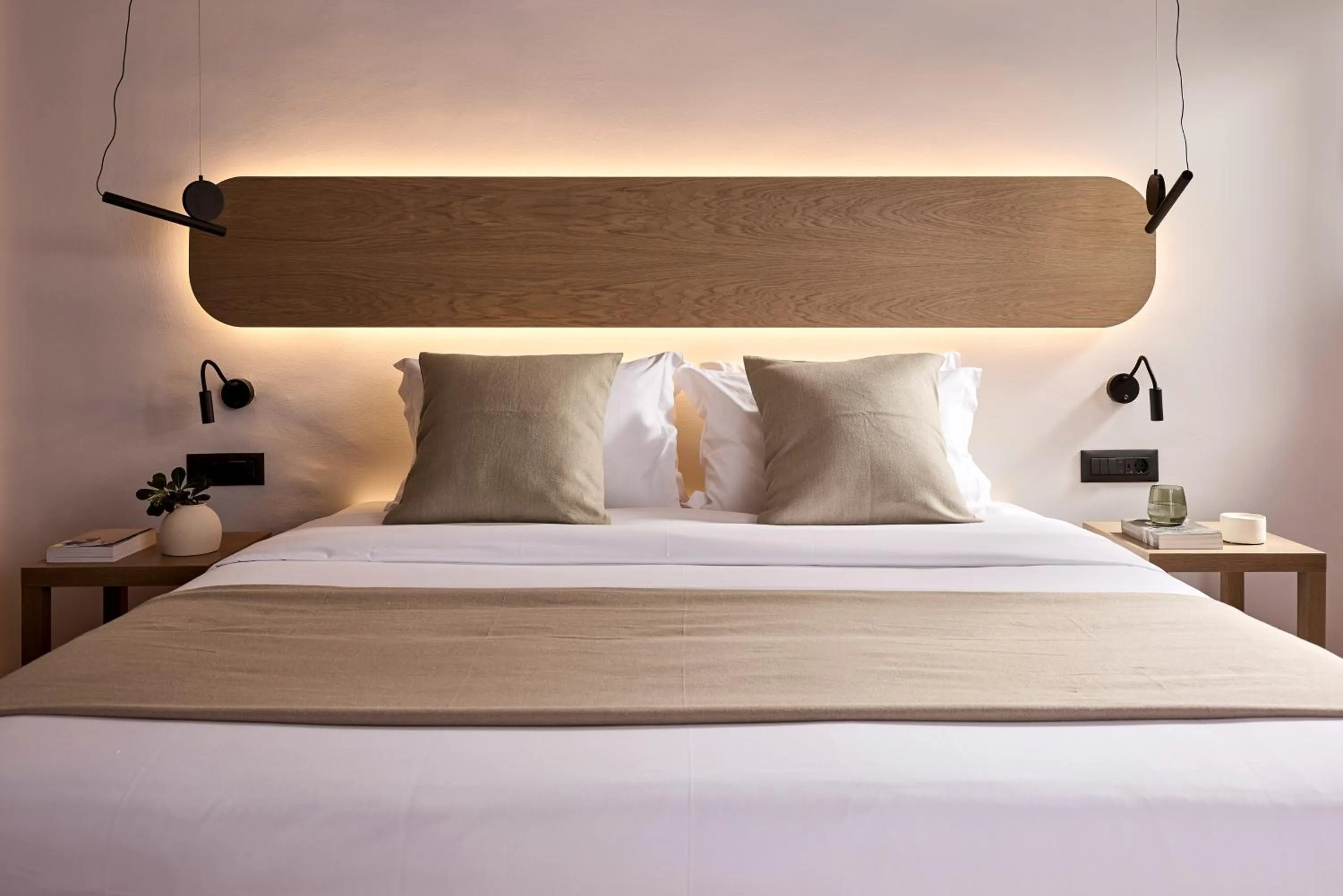 Bed in Cama Luxury Suites Kavouri