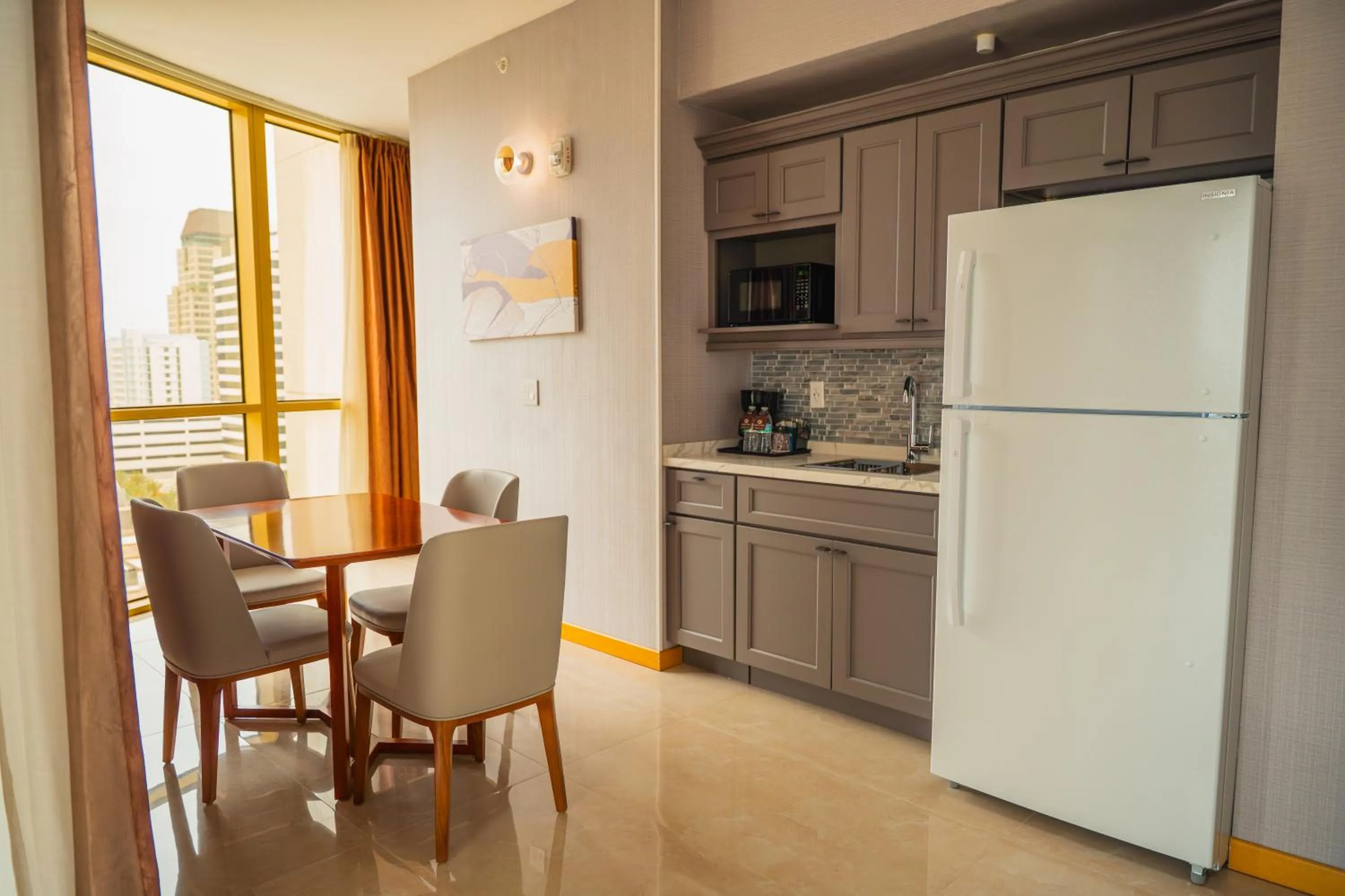 Kitchen or kitchenette in Galaxy Hotel Downtown